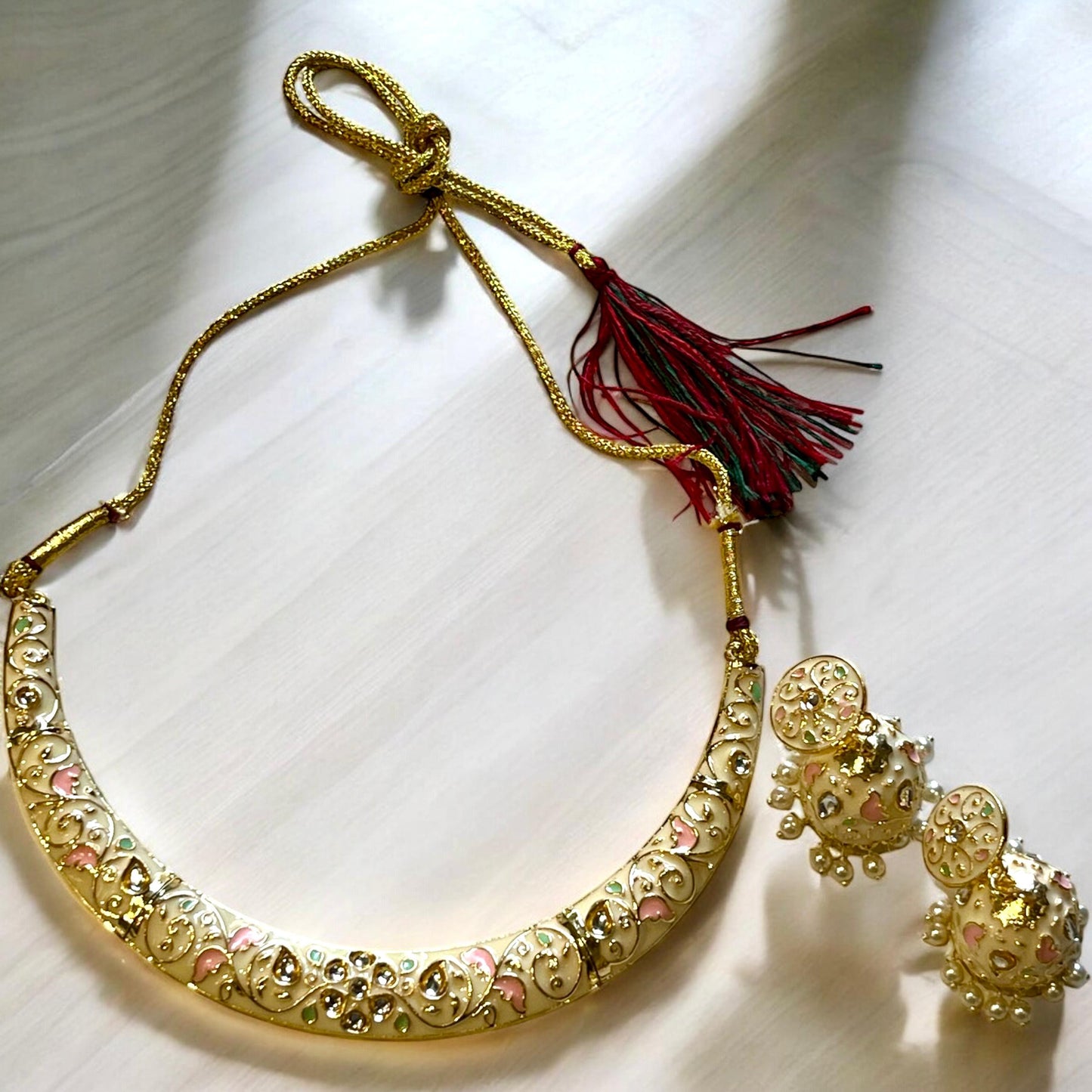 IVORY SUNDARI HASLI NECKLACE SET