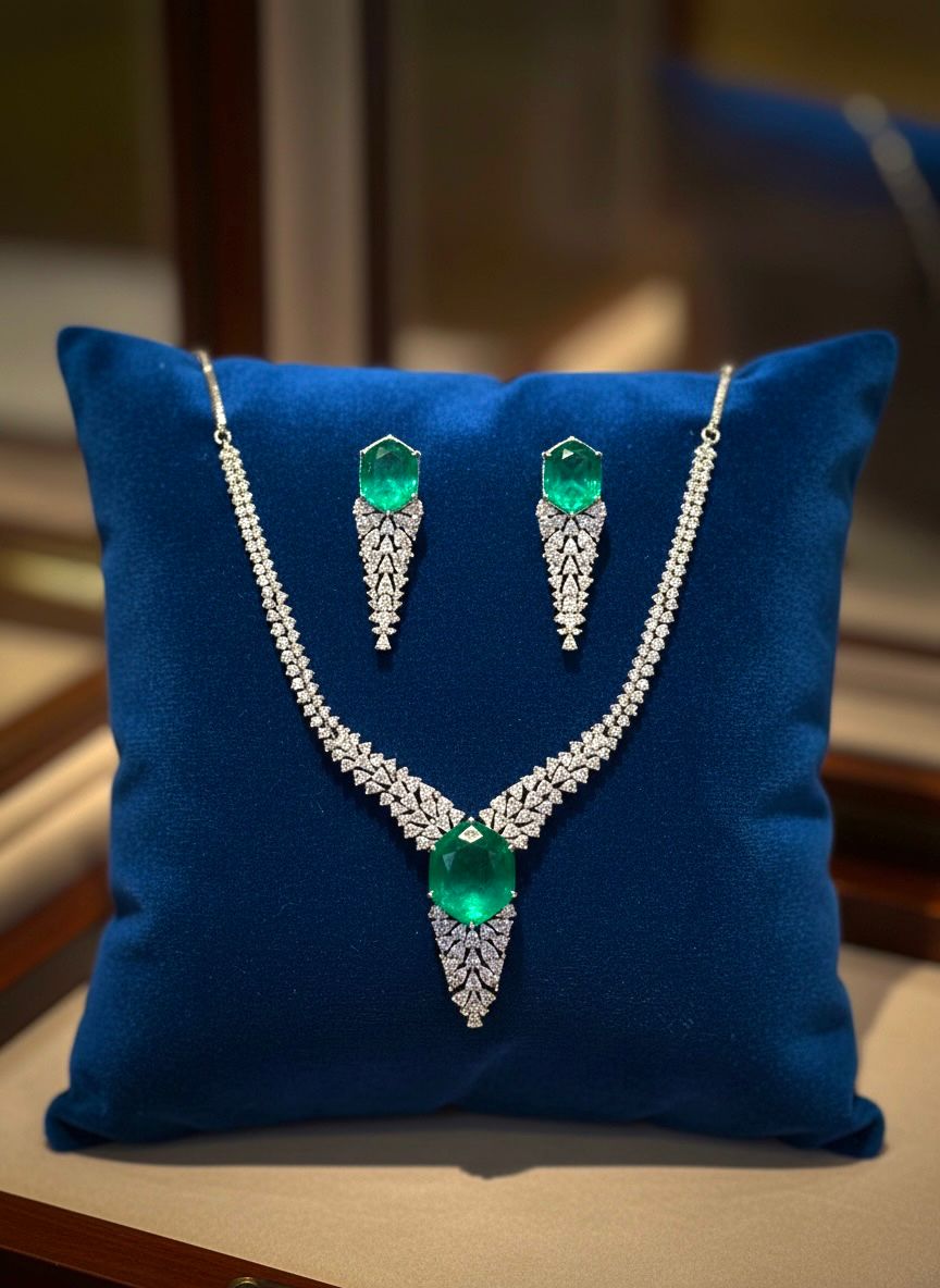 TURQUOISE CELESTIA NECKLACE SET