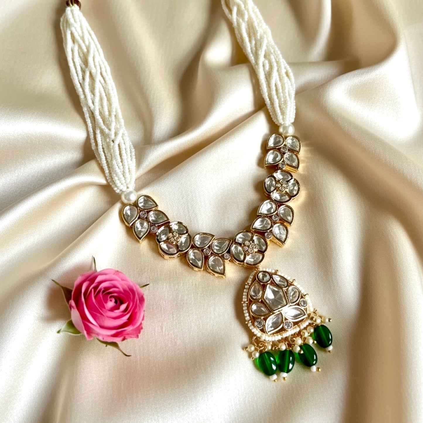 EMERALD RADHA NECKLACE SET