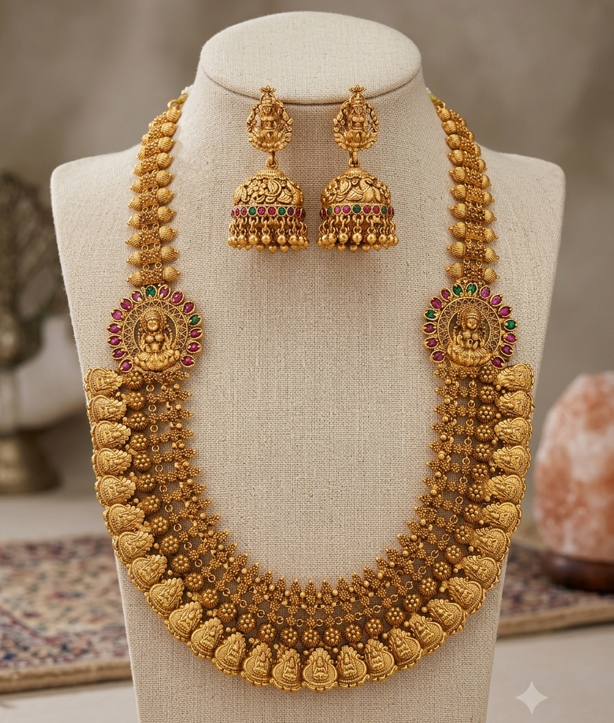 GOLDEN TRITYA NECKLACE SET