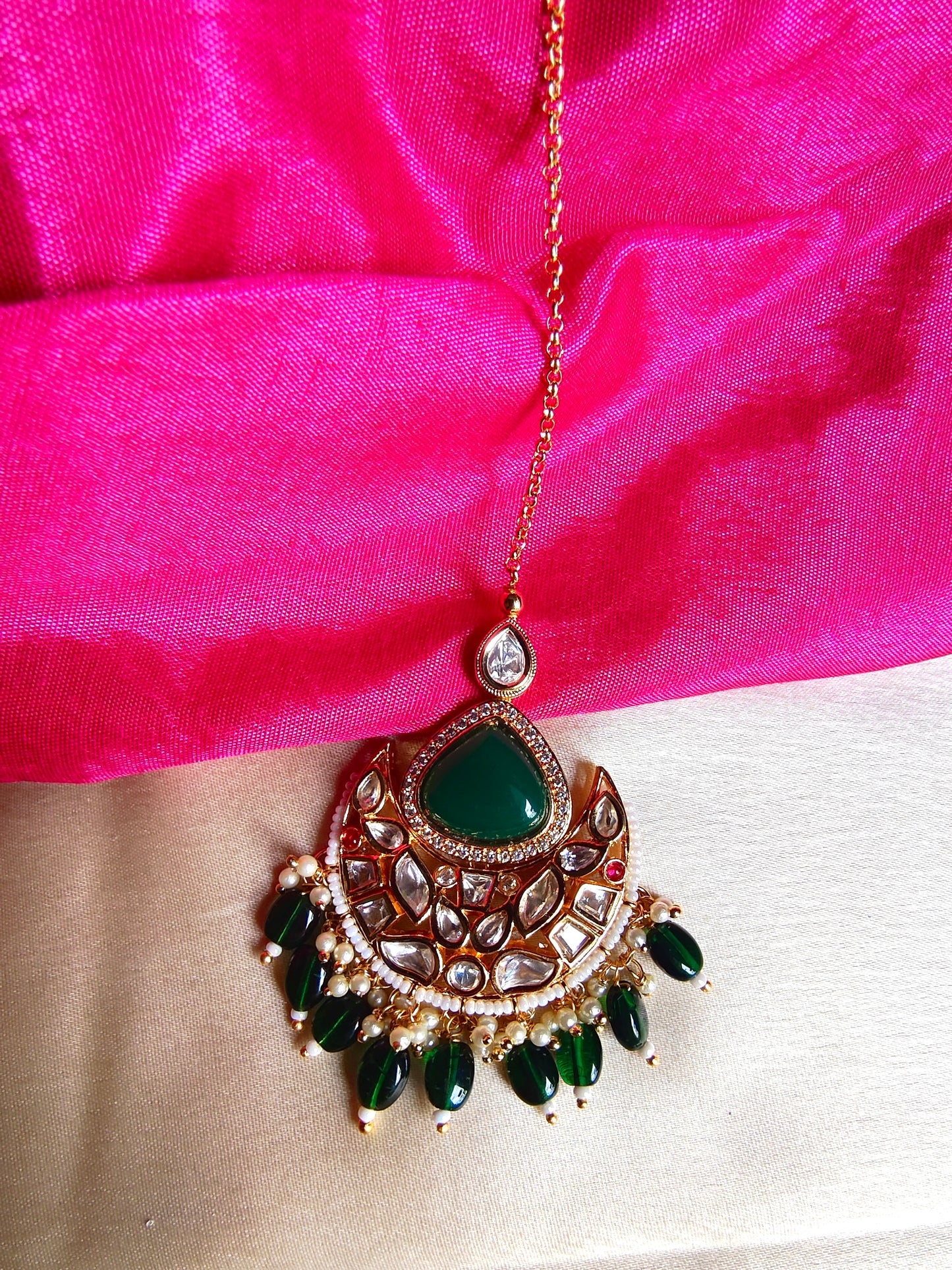 EMERALD PIYA MAANG TIKKA