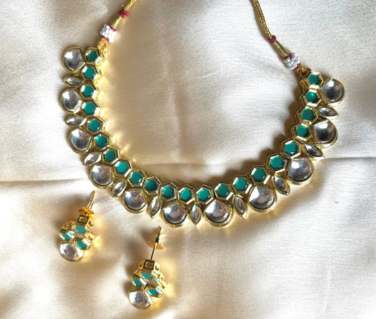 EMERALD MYRA NECKLACE SET