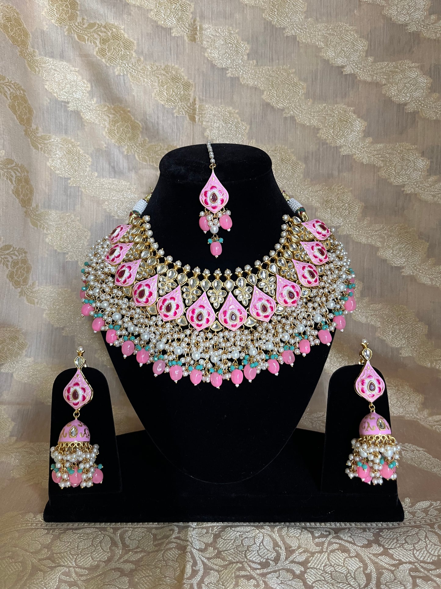 PINK AARNA NECKLACE SET