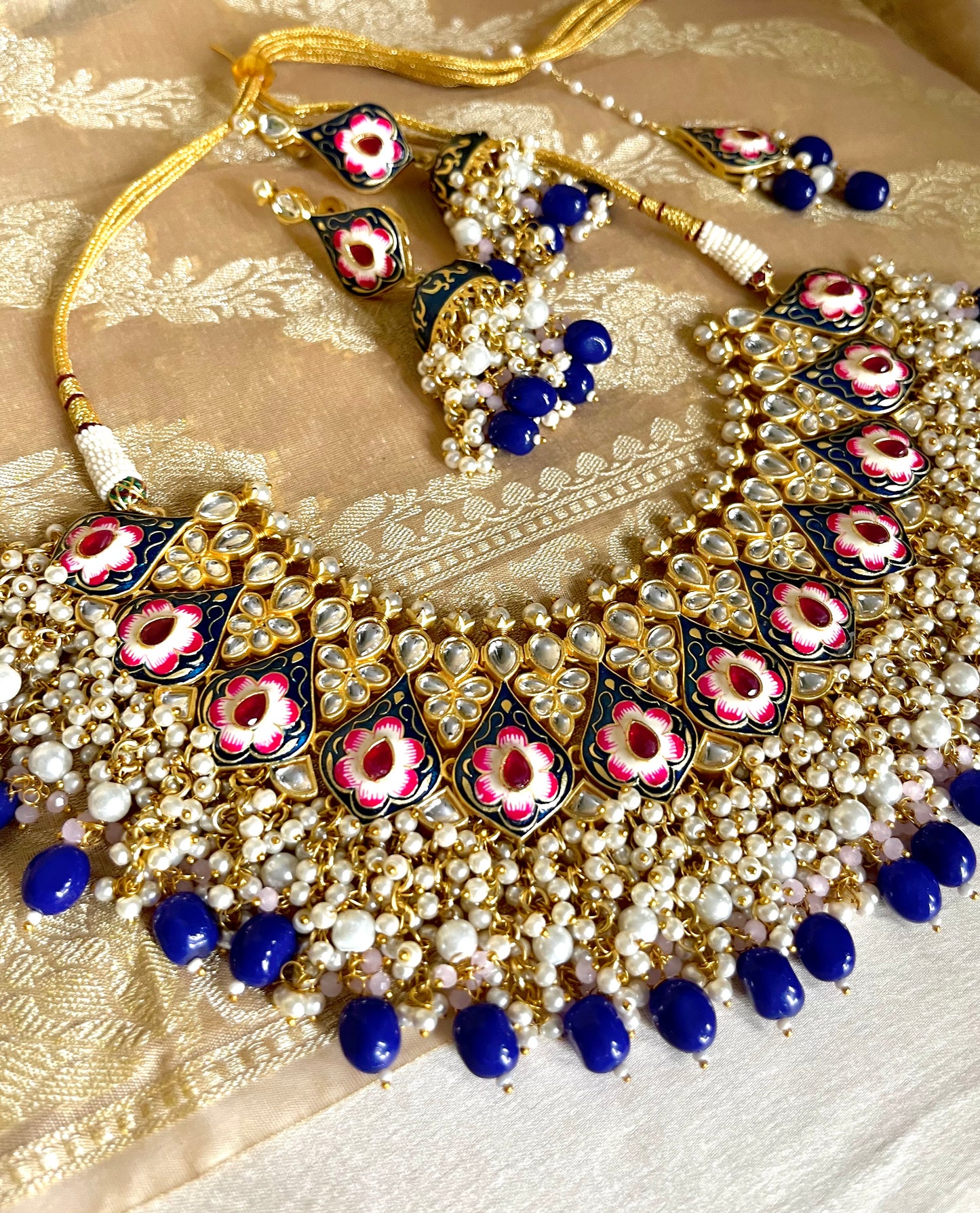 BLUE TRITHI NECKLACE SET