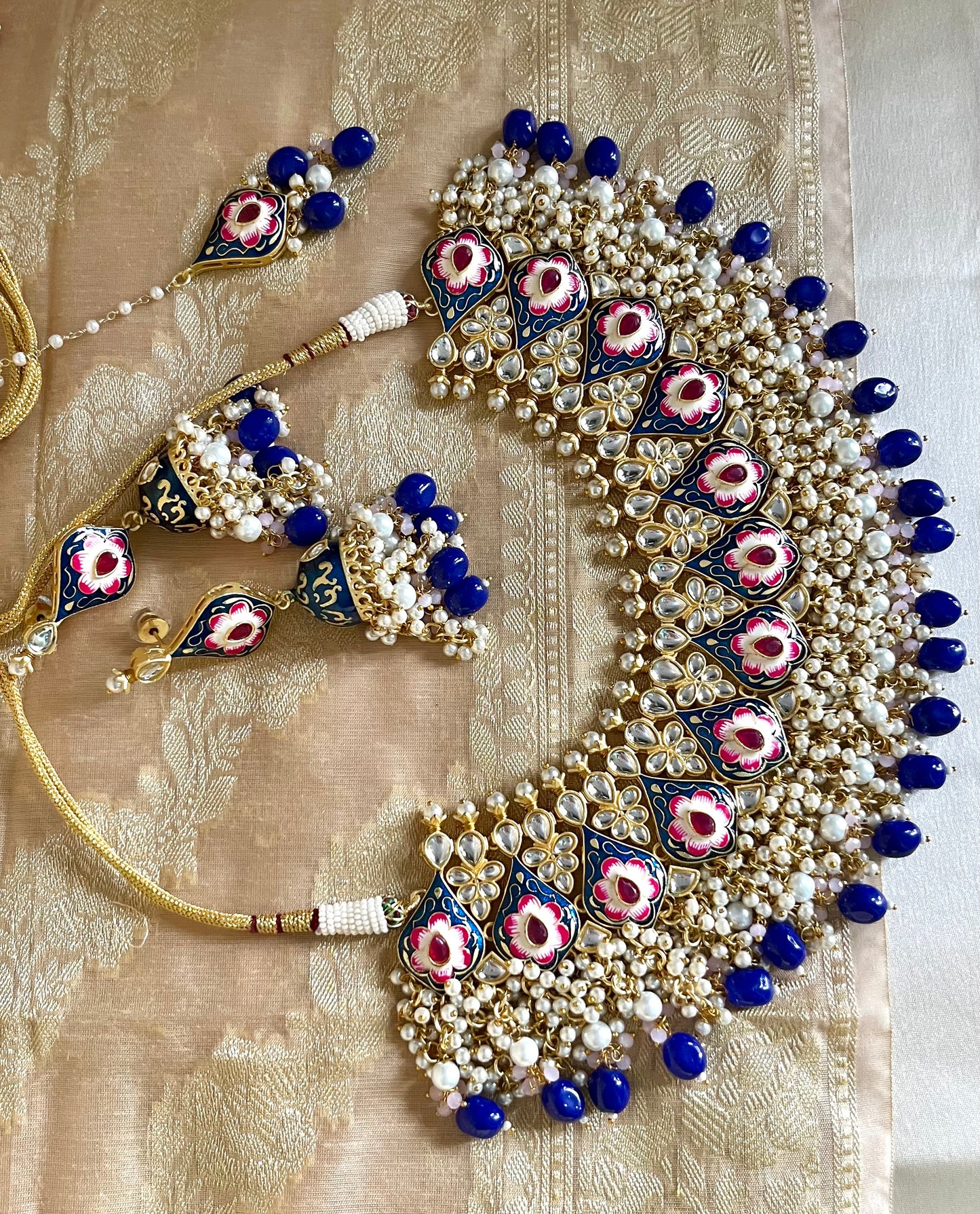 BLUE TRITHI NECKLACE SET