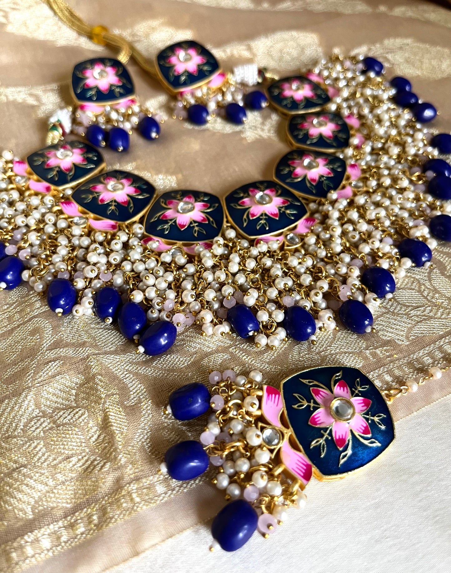 BLUE AVYANA NECKLACE SET