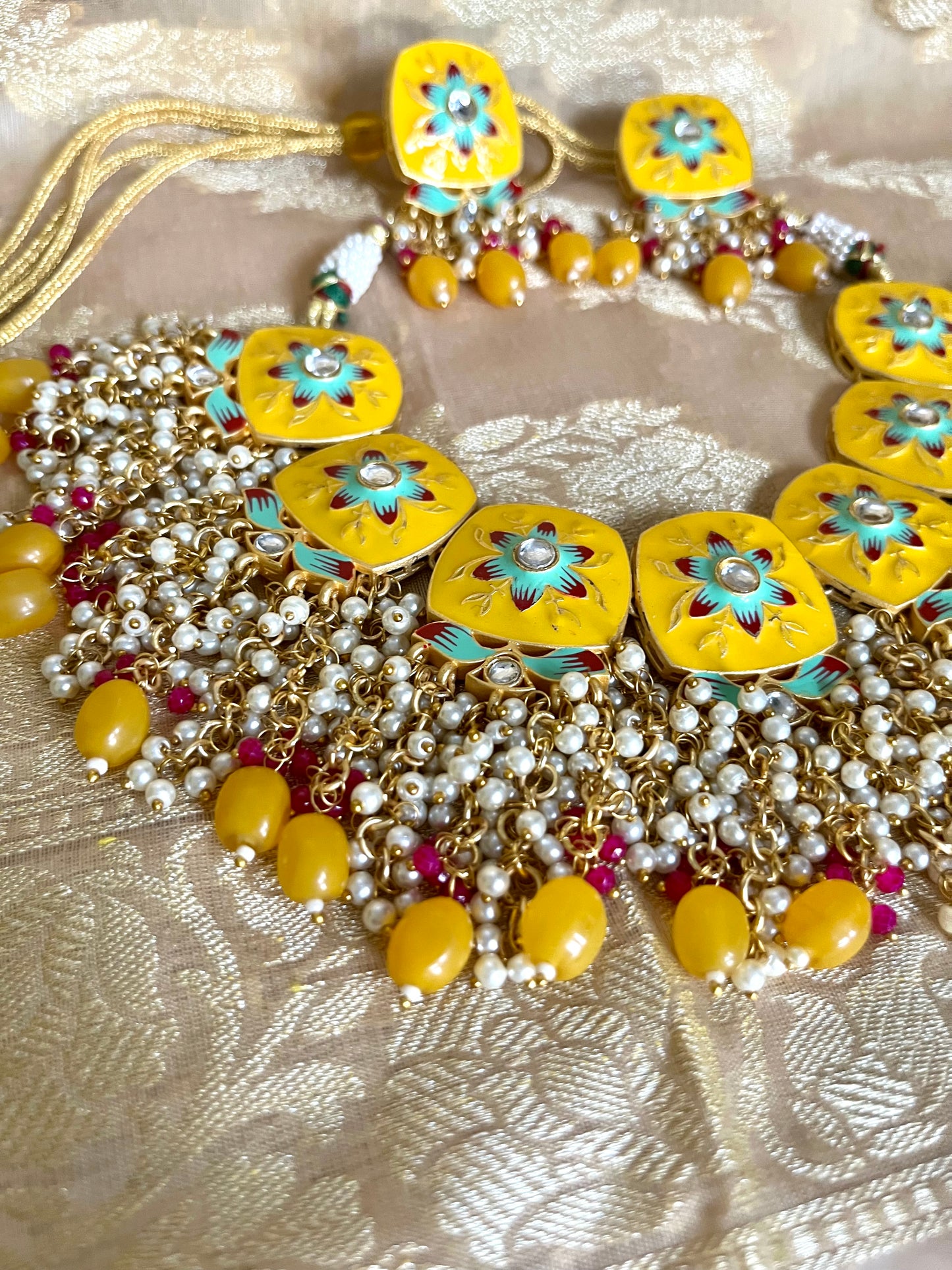 YELLOW KAVYA NECKLACE SET