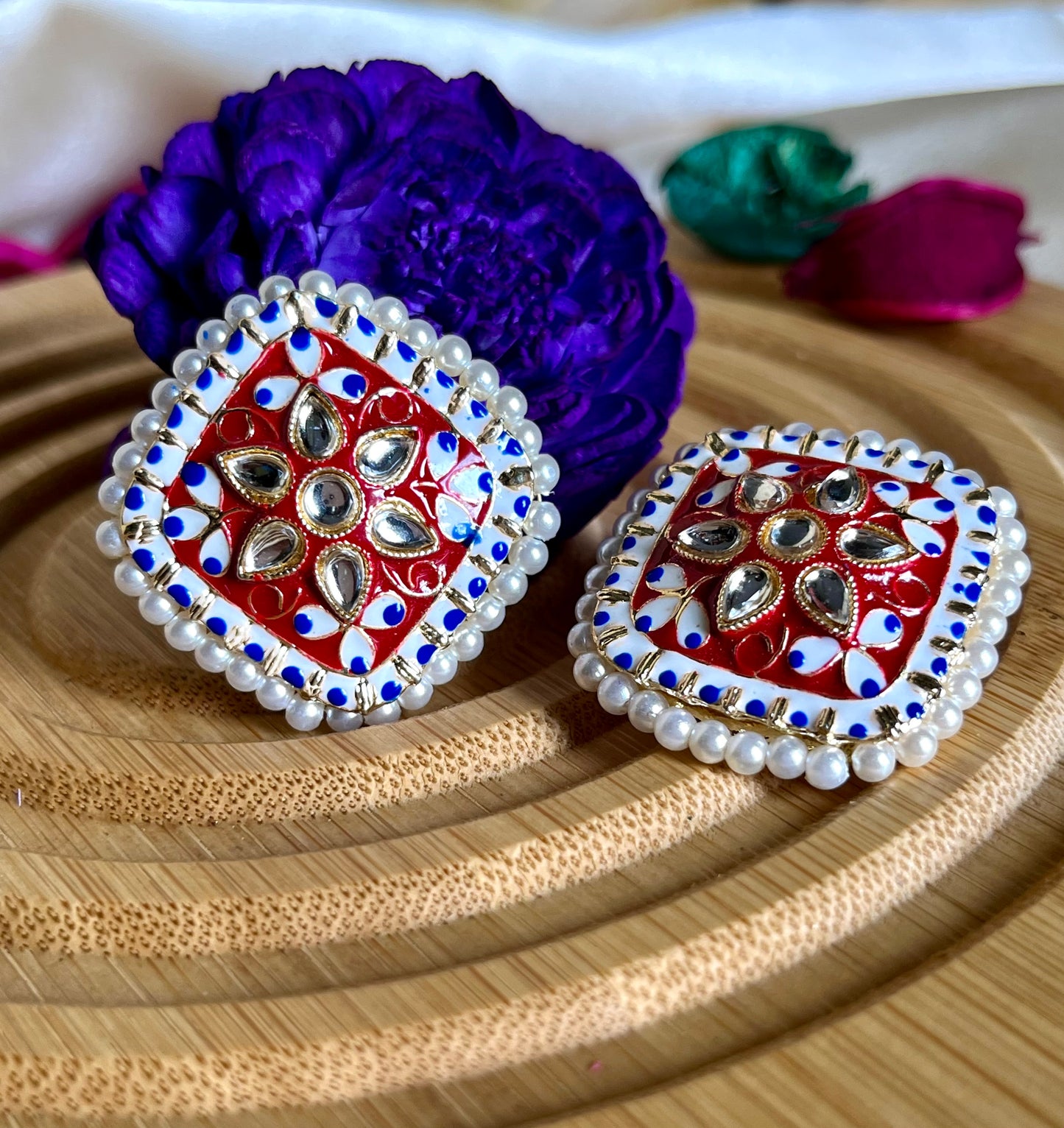 MAROON NINA STUDS