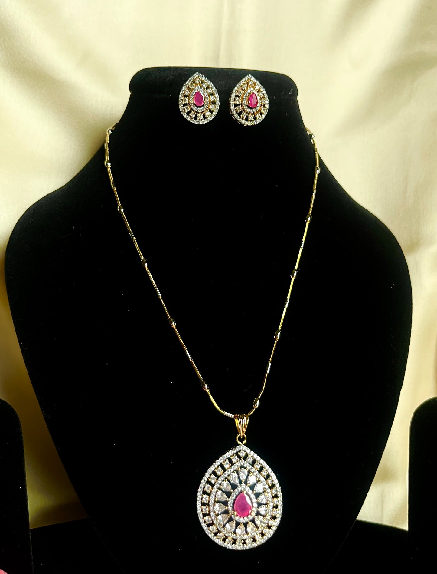 DUALTONE RANI PENDANT SET