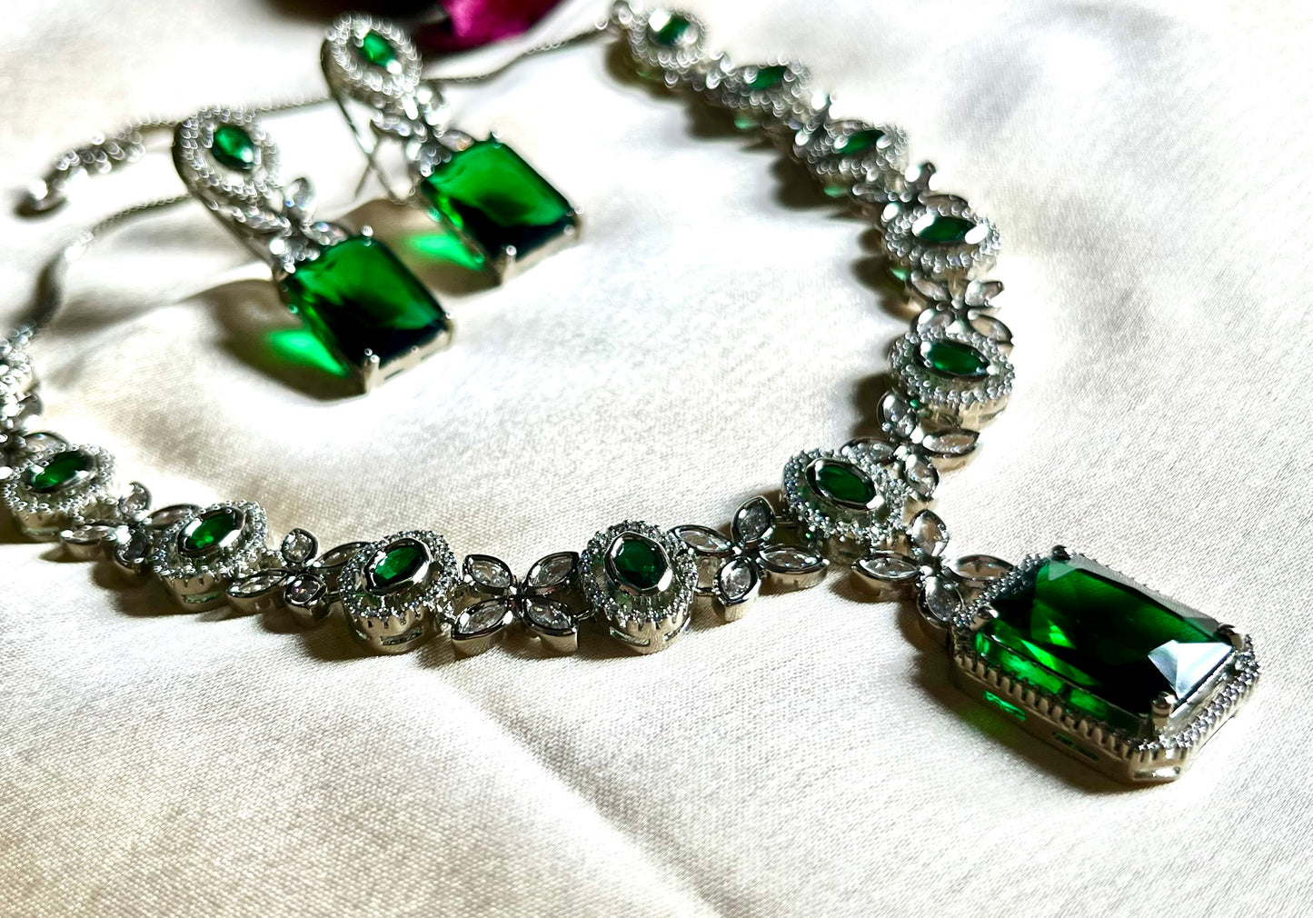 EMERALD BLOSSOM ZIRCONIA NECKLACE SET