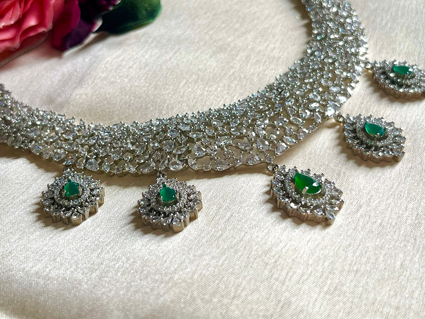 EMERALD MANYA NECKLACE SET