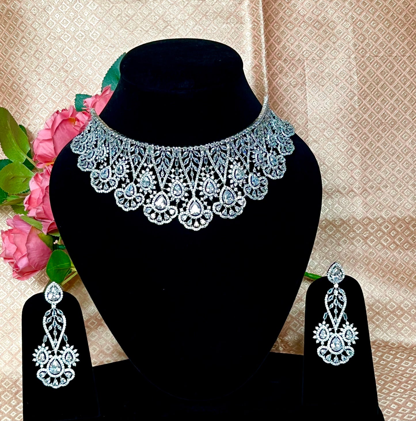 SILVER KAINAAT CHOKER SET