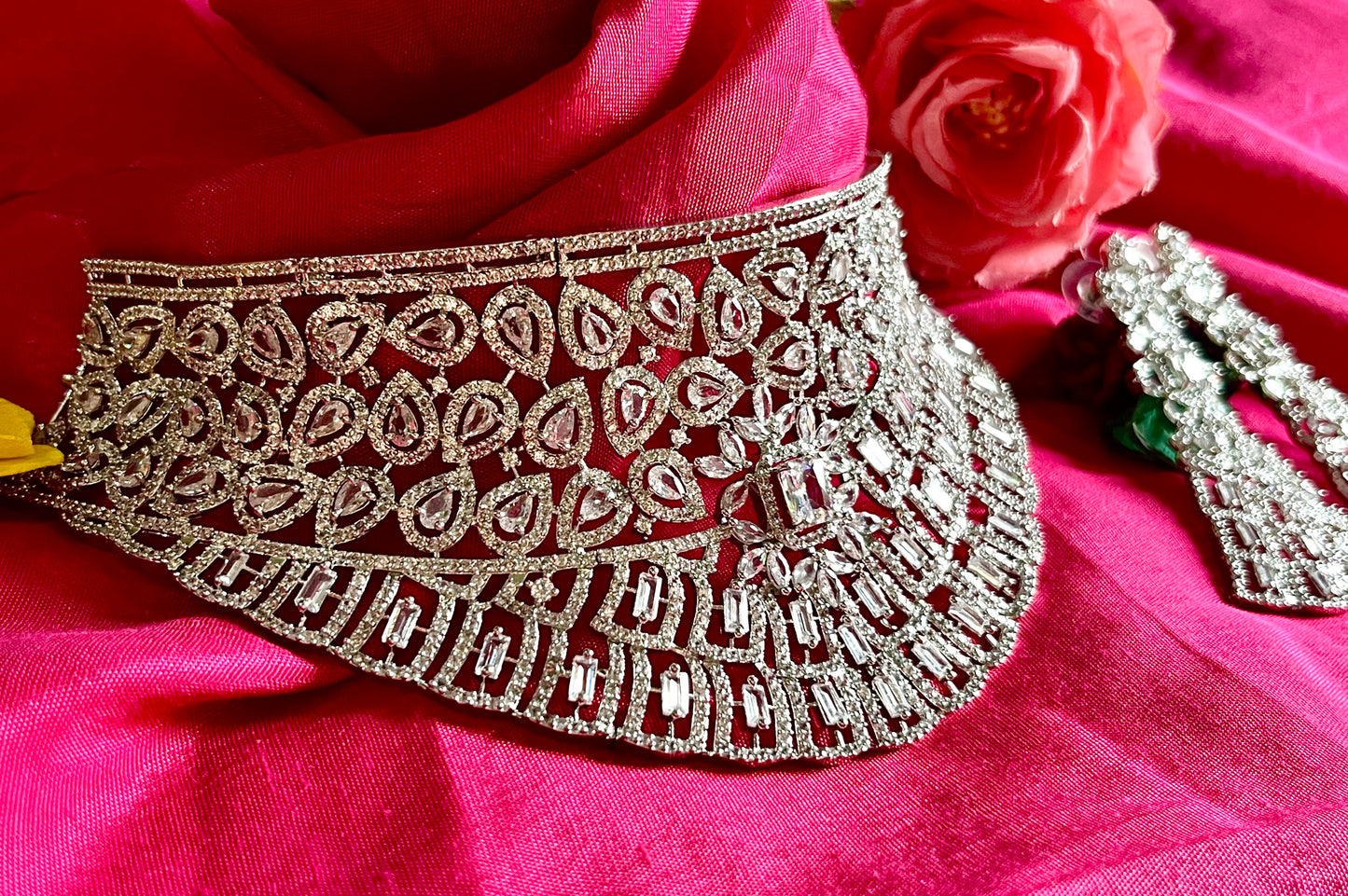 SILVER INAYA CHOKER SET