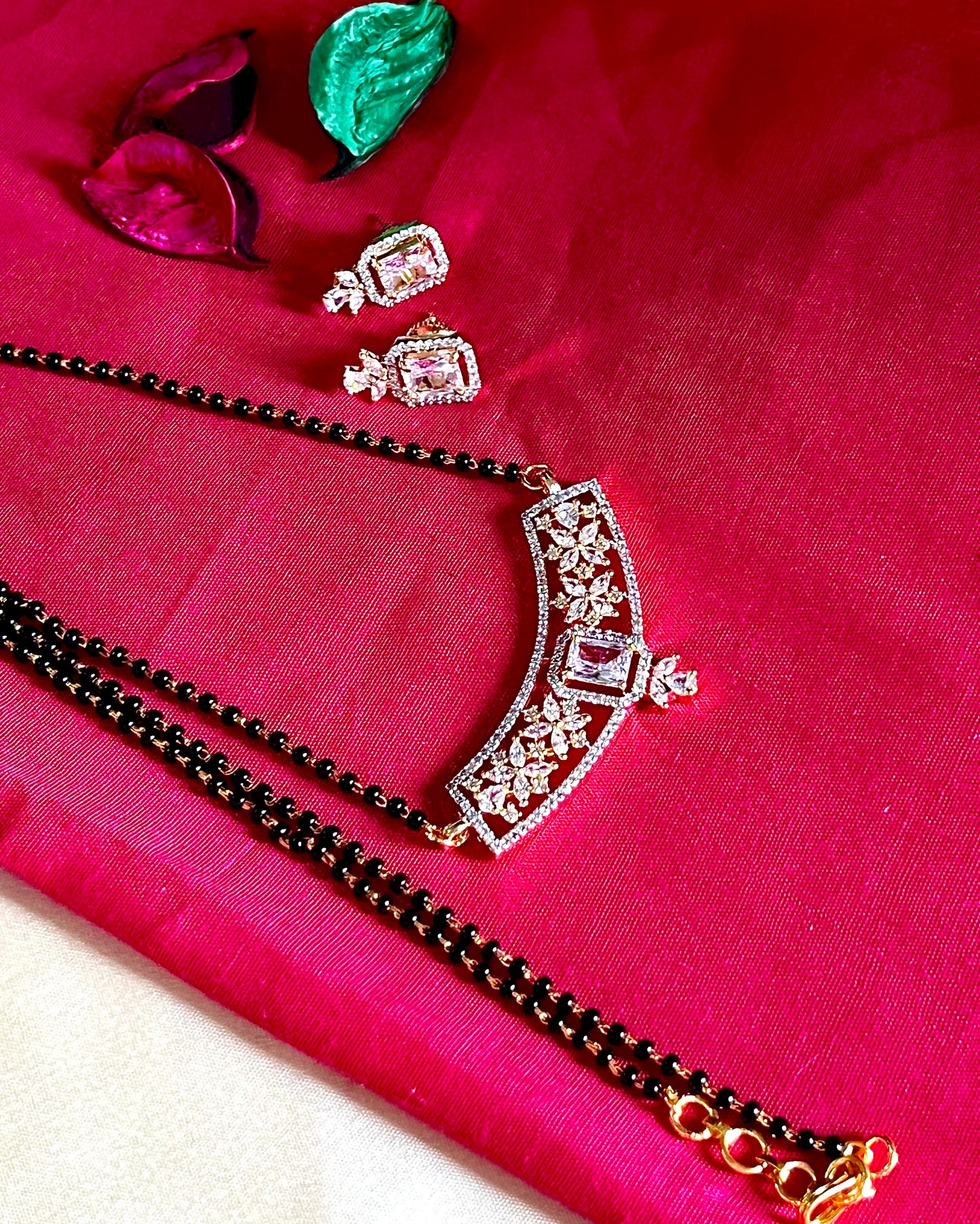 GOLDEN KISNA MANGALSUTRA SET