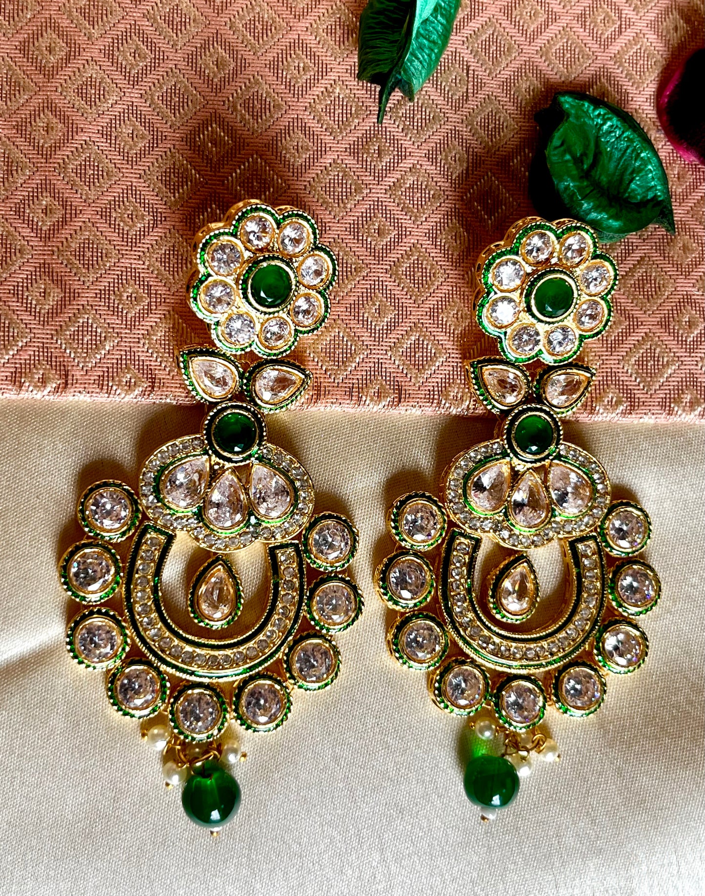 EMERALD SAINA ZIRCONIA EARRINGS