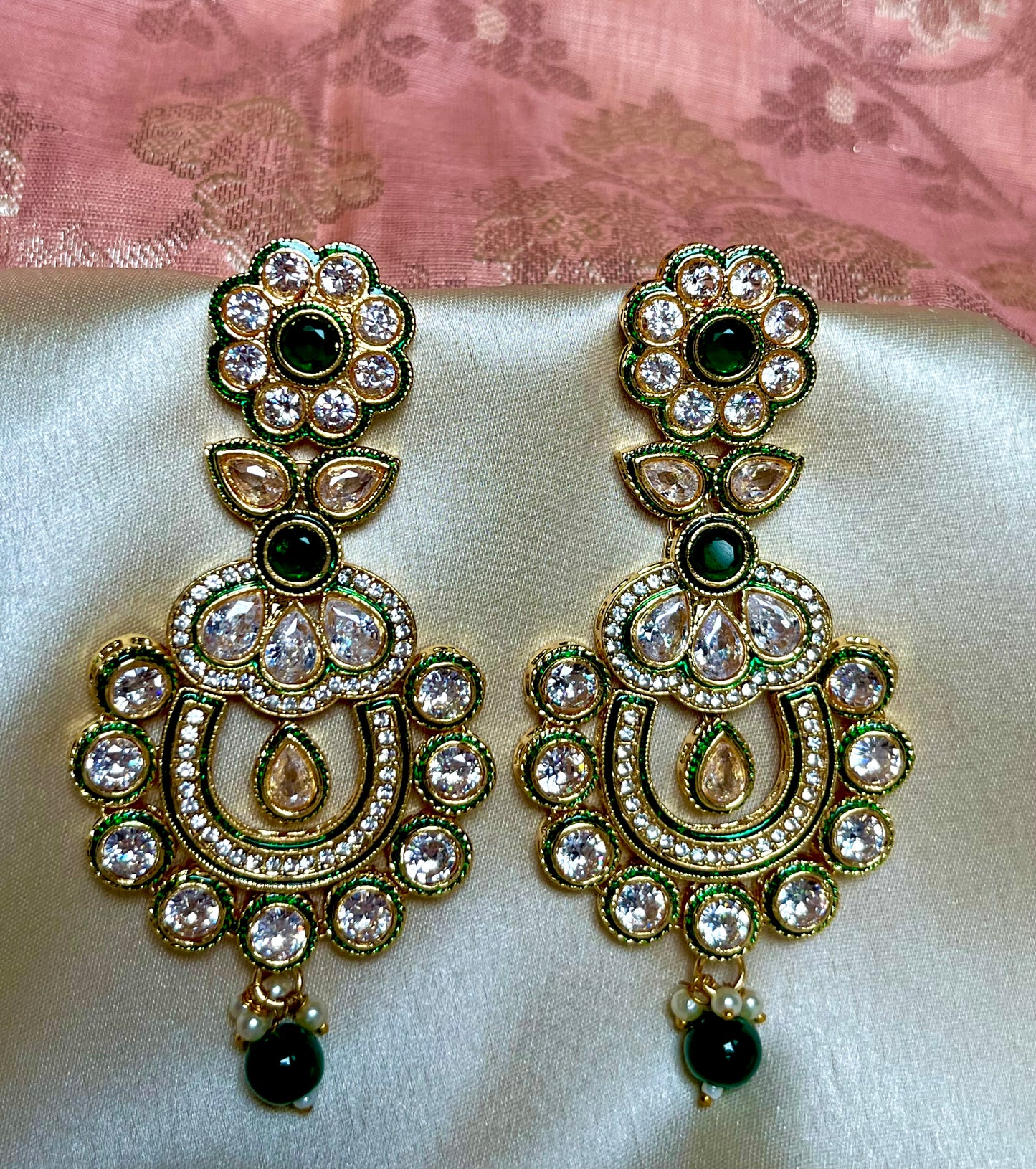 EMERALD SAINA ZIRCONIA EARRINGS