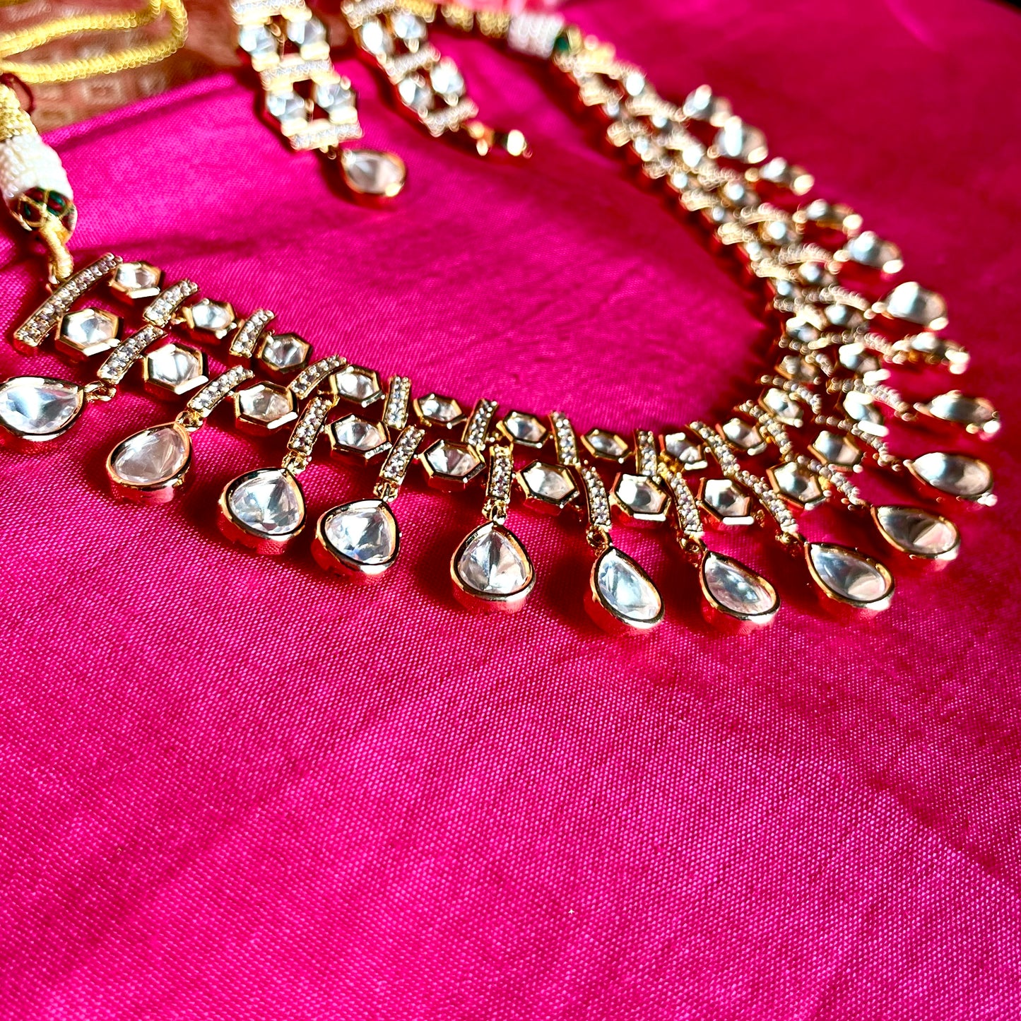 GOLDEN POLKI NECKLACE SET