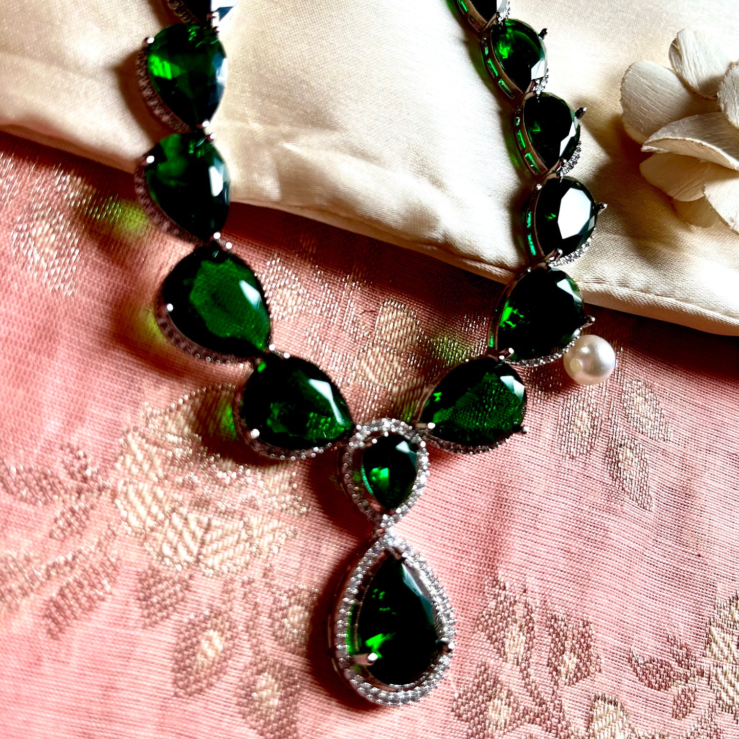 EMERALD AUTUMN NECKLACE SET