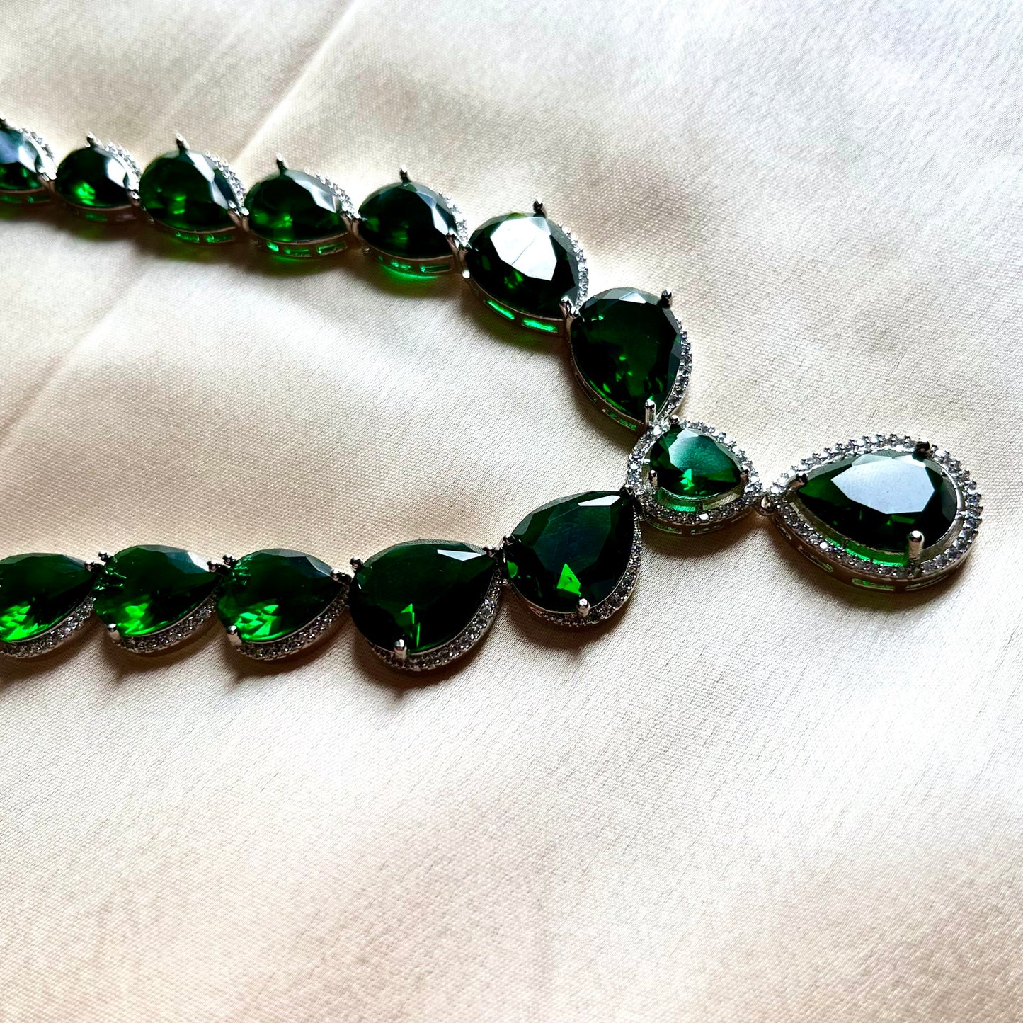 EMERALD AUTUMN NECKLACE SET