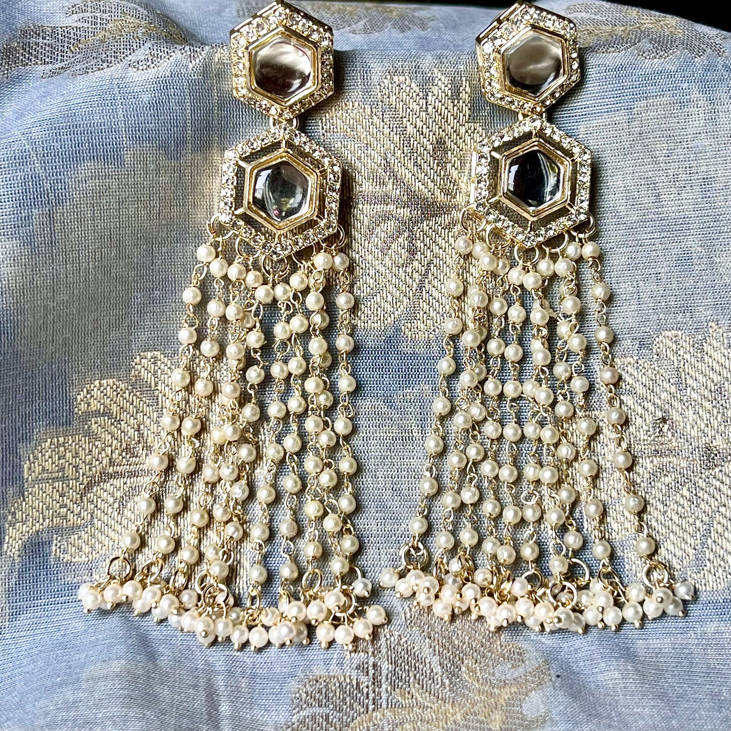 IVORY AKIRA EARRINGS