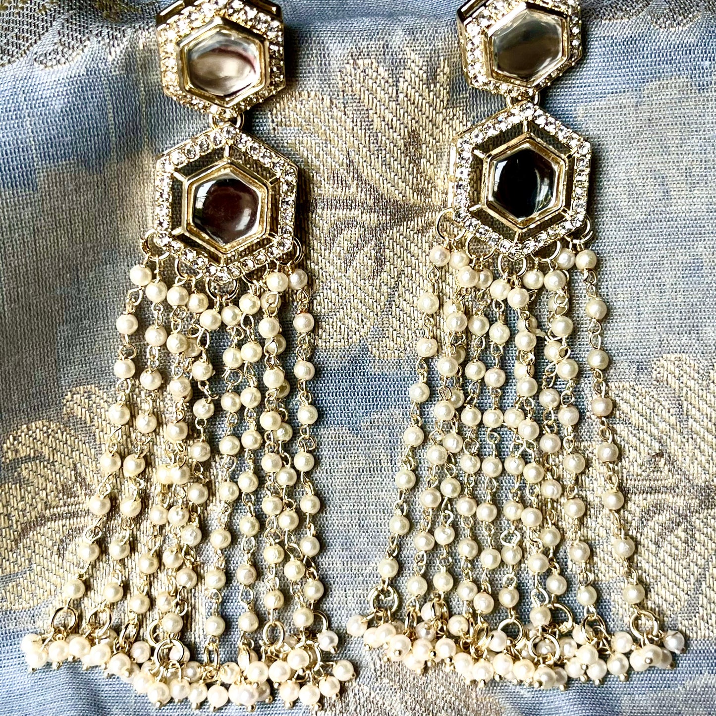 IVORY AKIRA EARRINGS