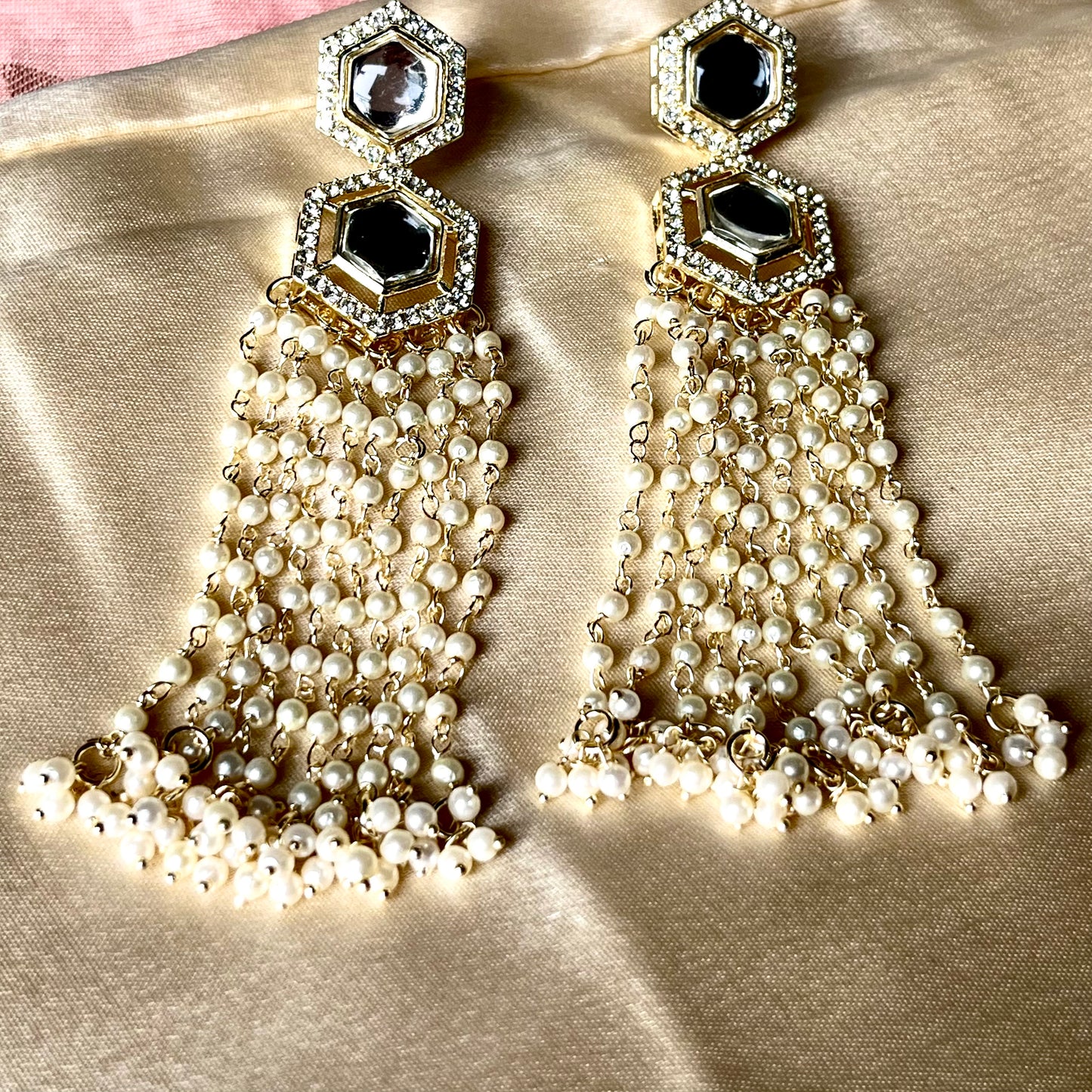 IVORY AKIRA EARRINGS