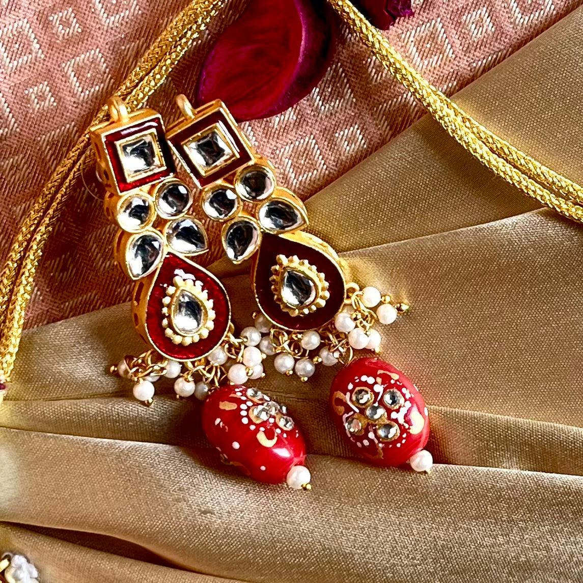 GOLDEN RUBY RATRI NECKLACE SET