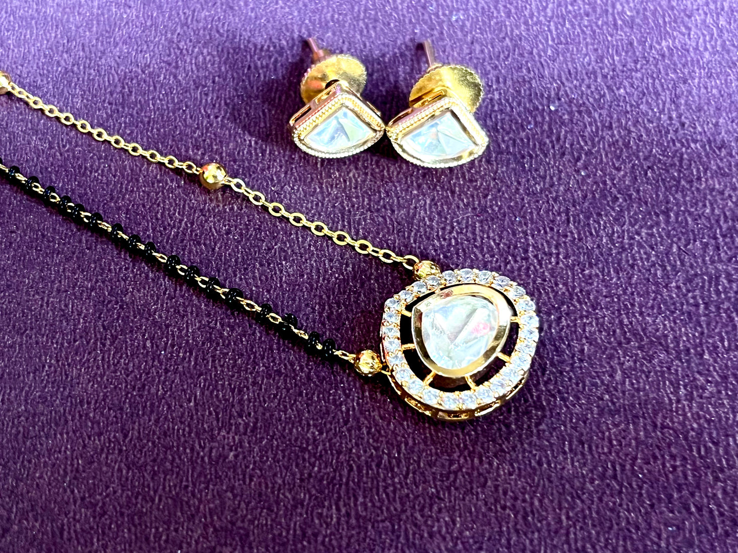 GOLDEN TARA MANGALSUTRA SET