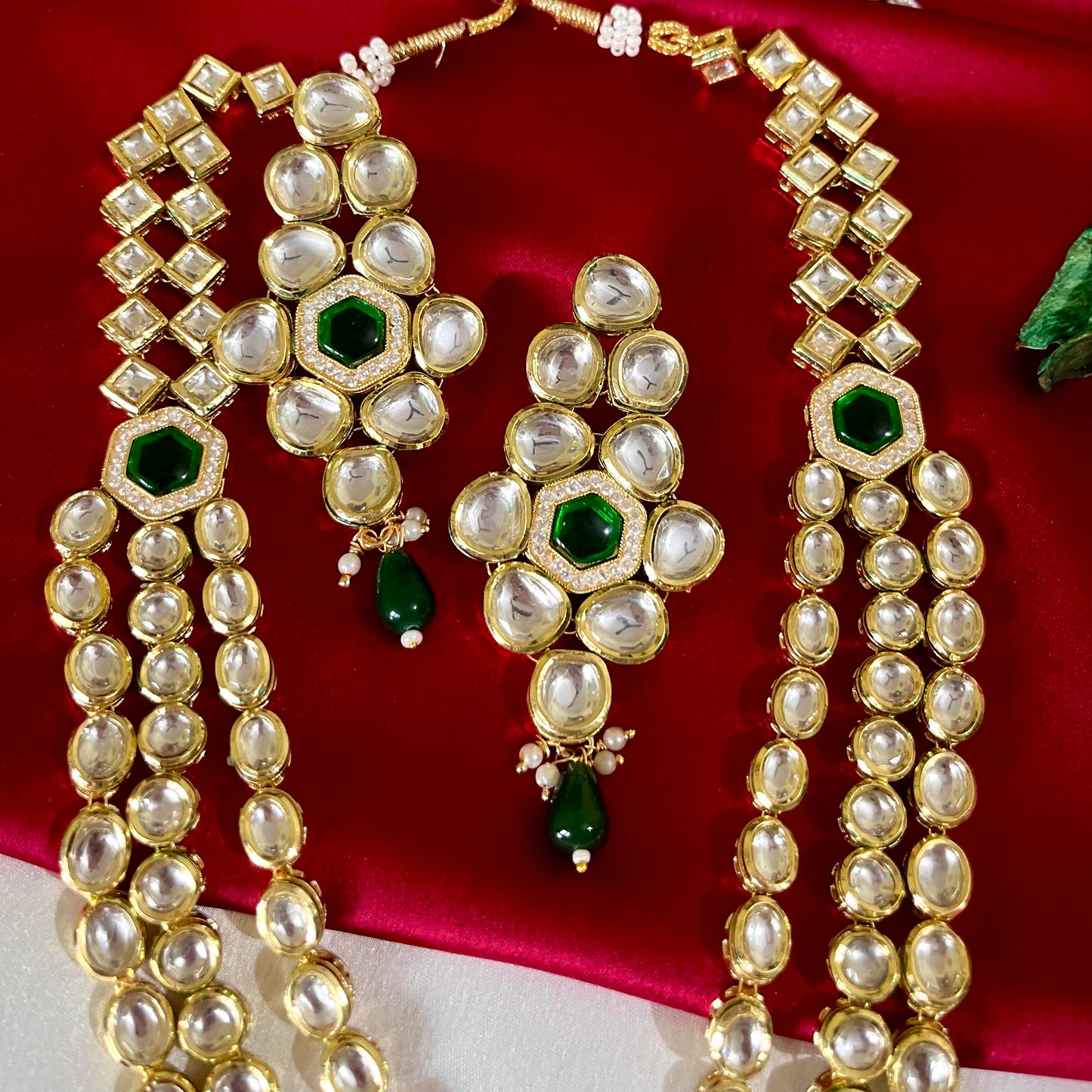 GOLDEN EMERALD RANI NECKLACE