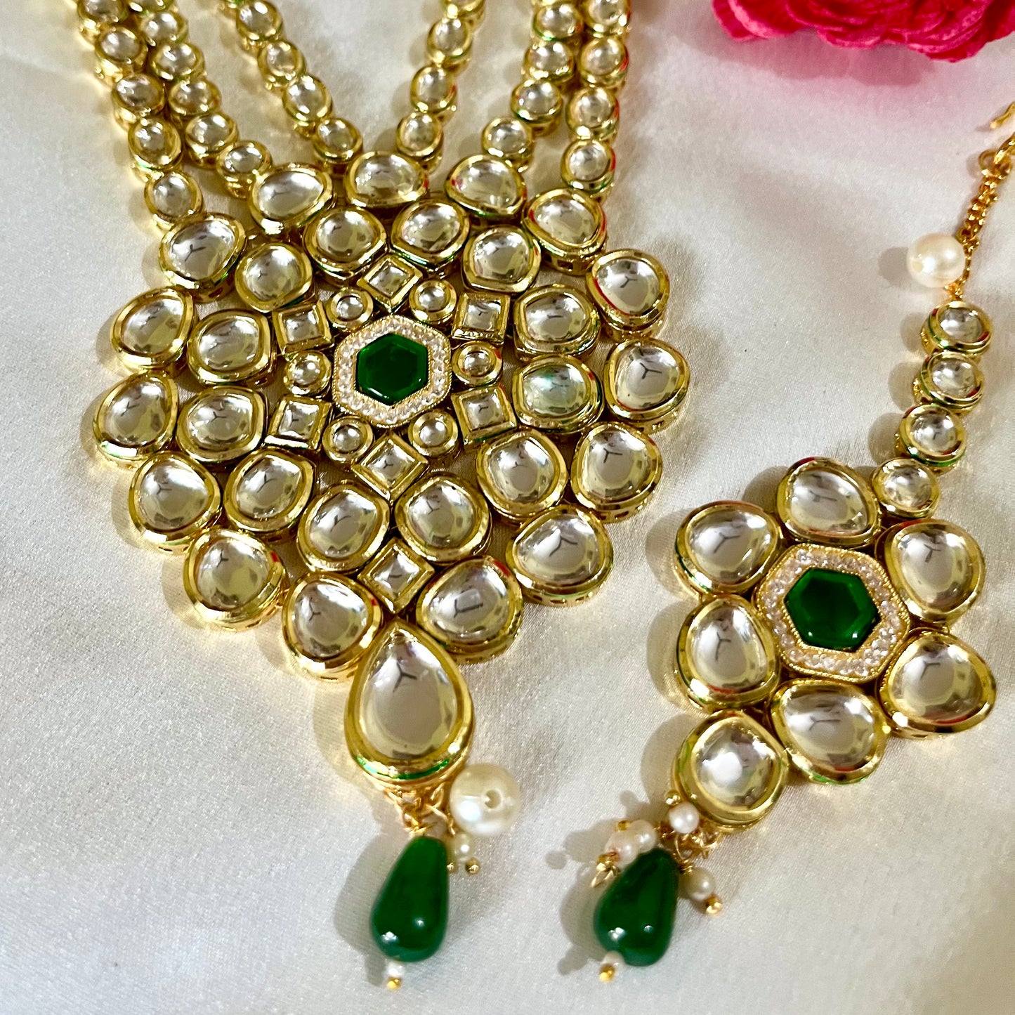 GOLDEN EMERALD RANI NECKLACE