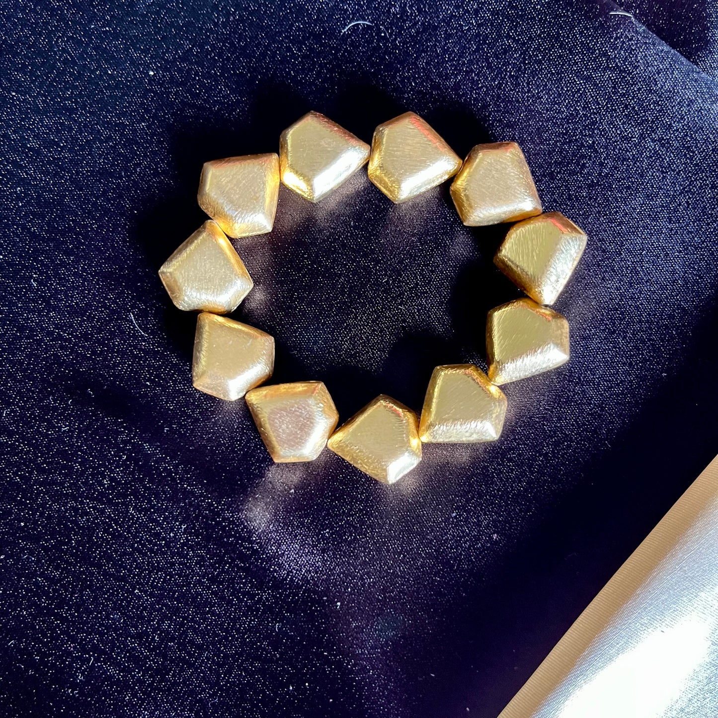 GOLD HUE HEXA BRACELET