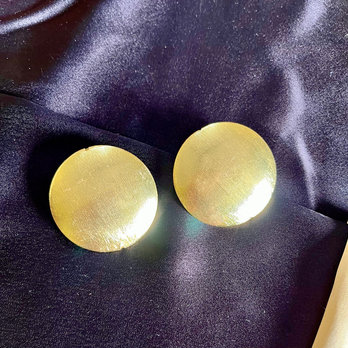 GOLD TEFFY STUDS