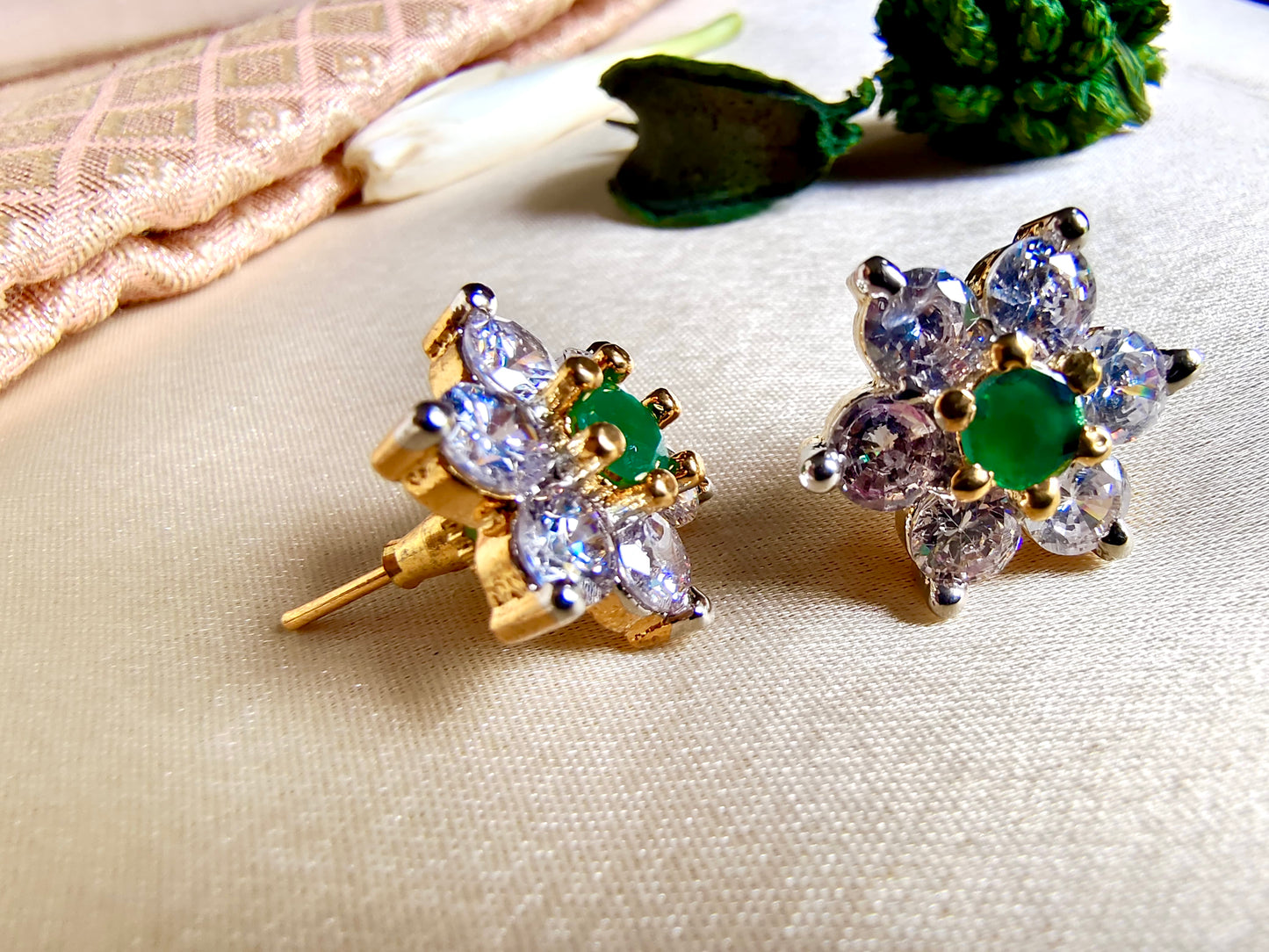 EMERALD TWINKLE ZIRCONIA STUDS