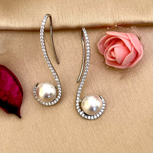 SWAN PEARL ZIRCONIA EARRINGS