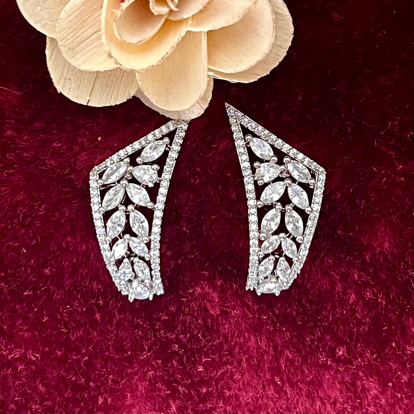 SILVER LEAF STUDS