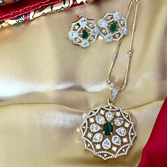 EMERALD KAVYA PENDANT SET