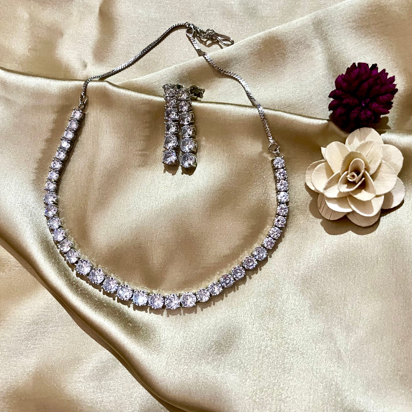 SILVER ROSIE NECKLACE SET