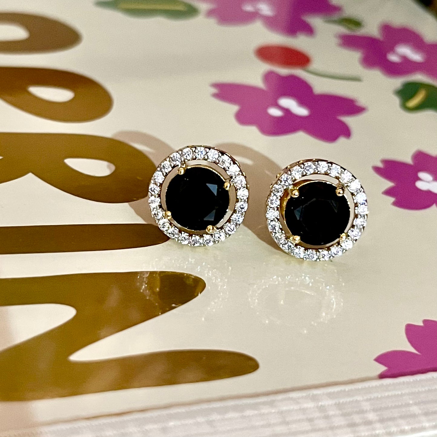 BLACK TESSY STUDS