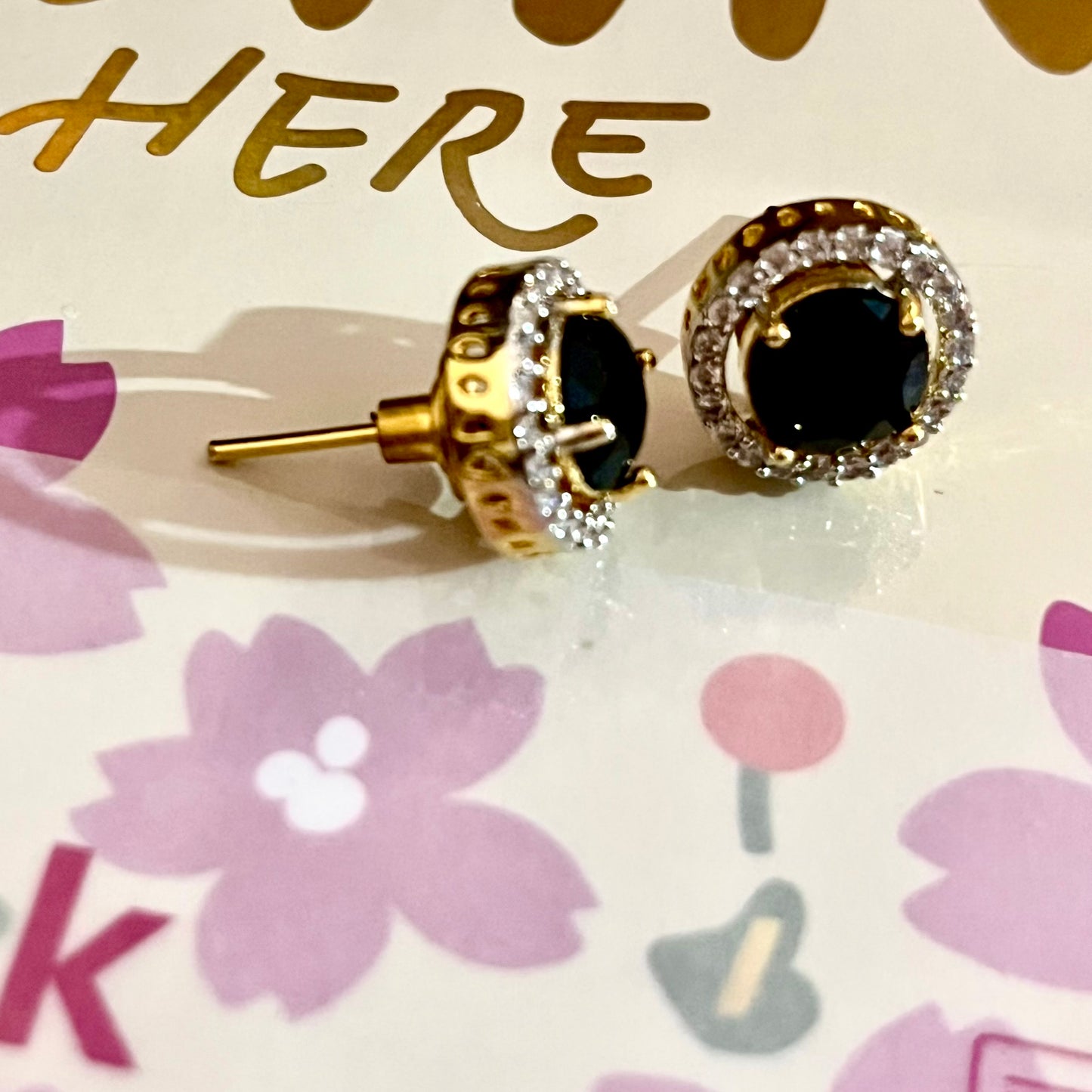 BLACK TESSY STUDS