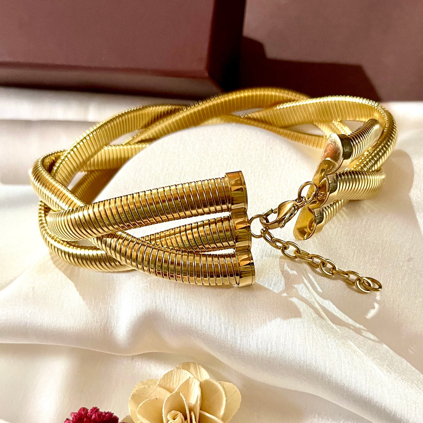 GOLD LUXE SNAKE NECKPIECE