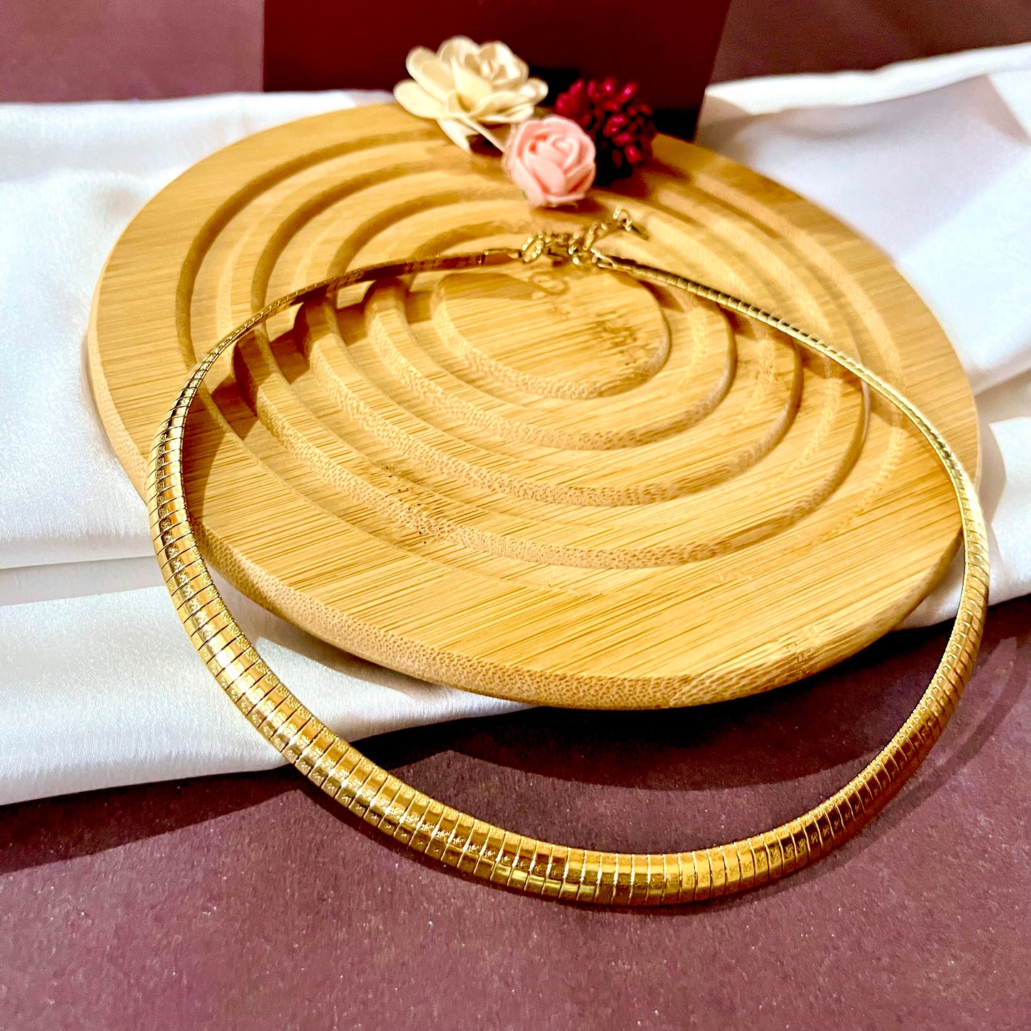 GOLD DIVA NECKPIECE