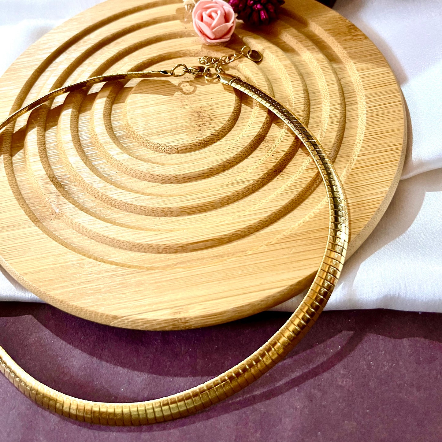 GOLD DIVA NECKPIECE