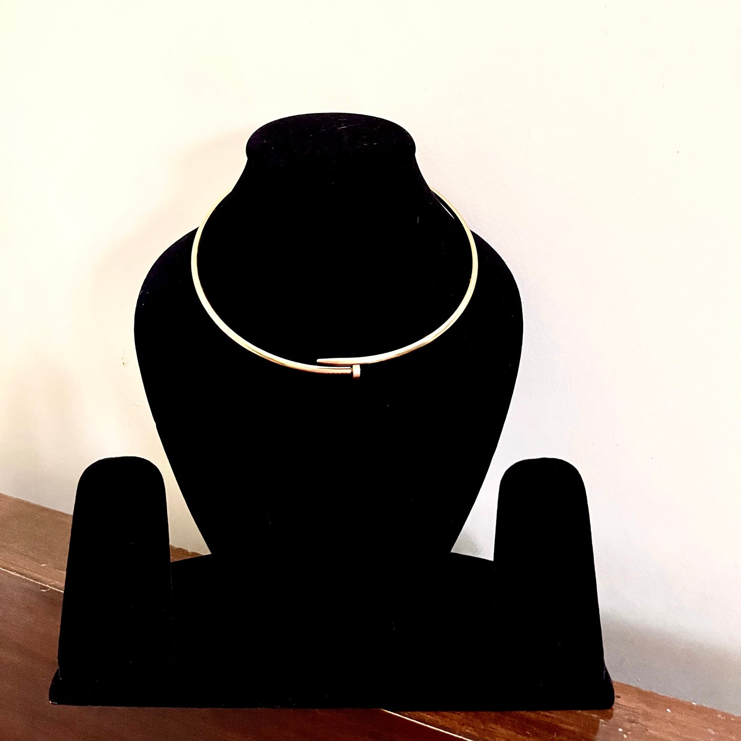 GOLD NAIL NECKPIECE