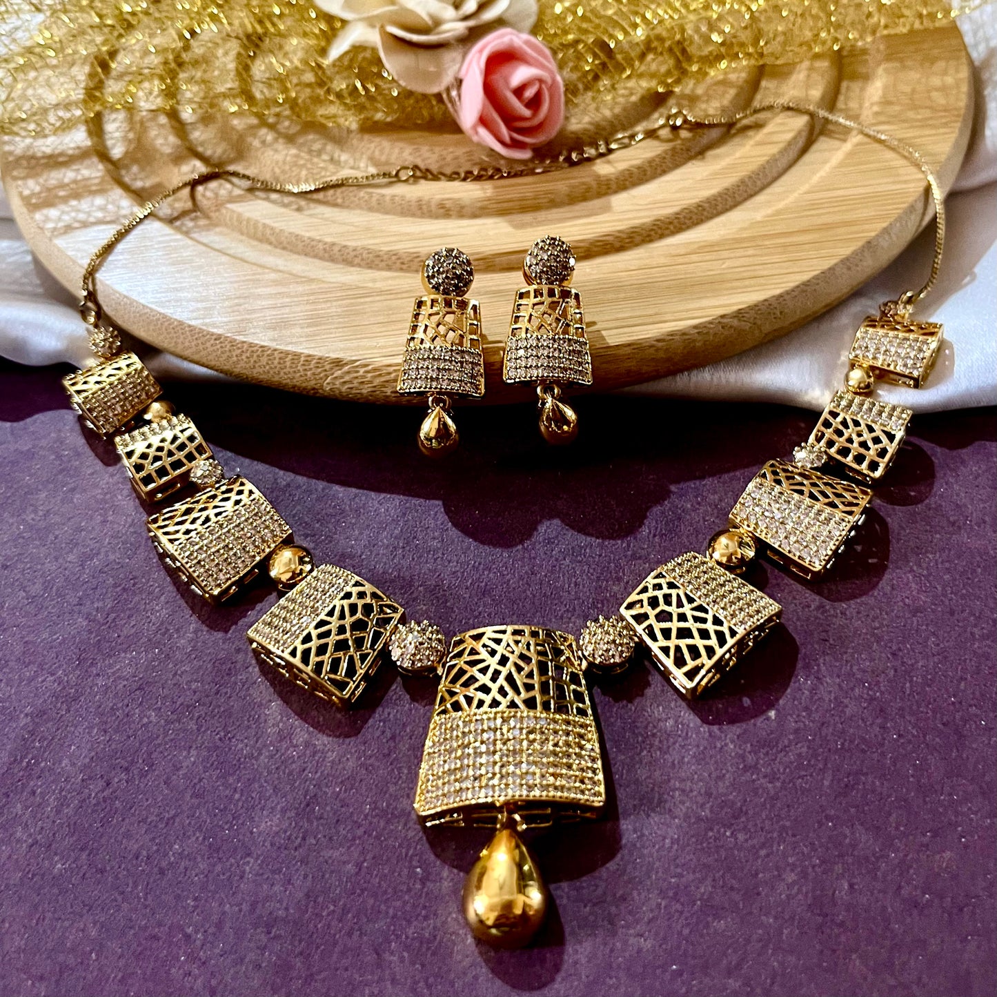 GOLD SHIMMER NECKLACE SET