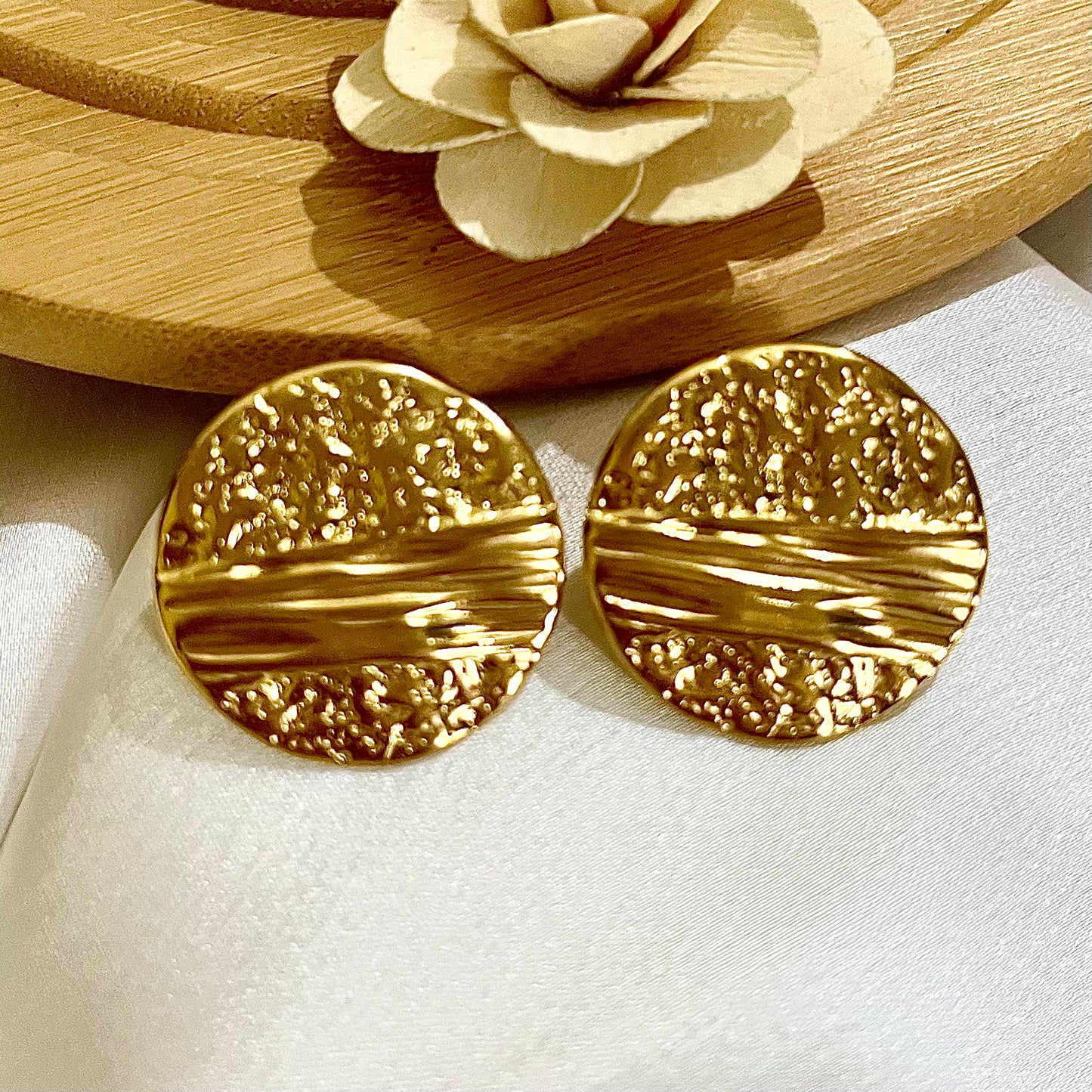 GOLD HAZE STUDS