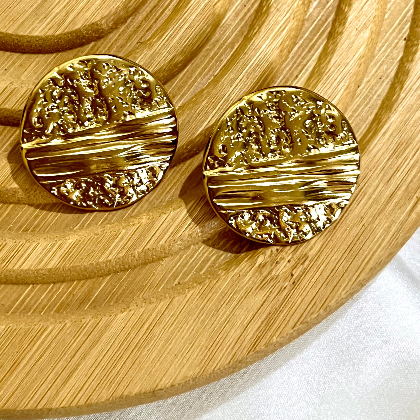 GOLD HAZE STUDS