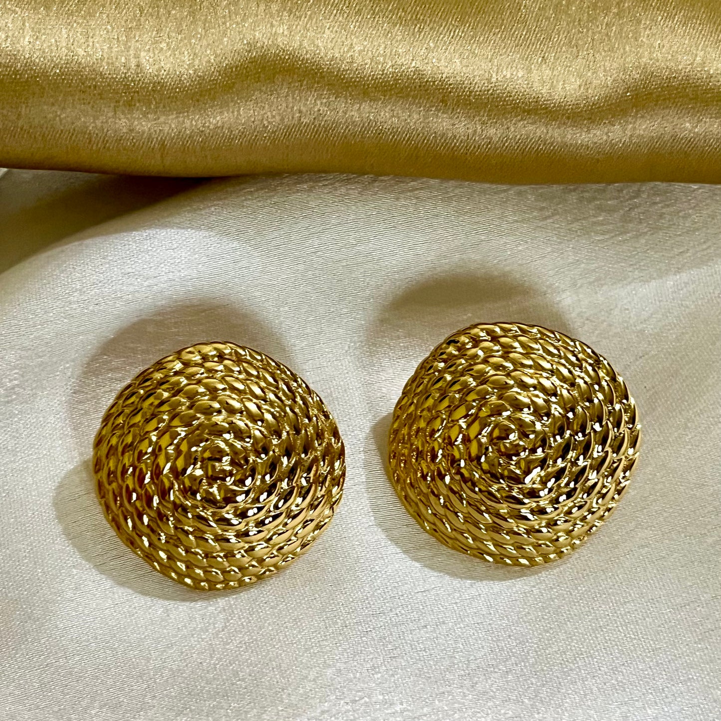 GOLD ZOYA STUDS