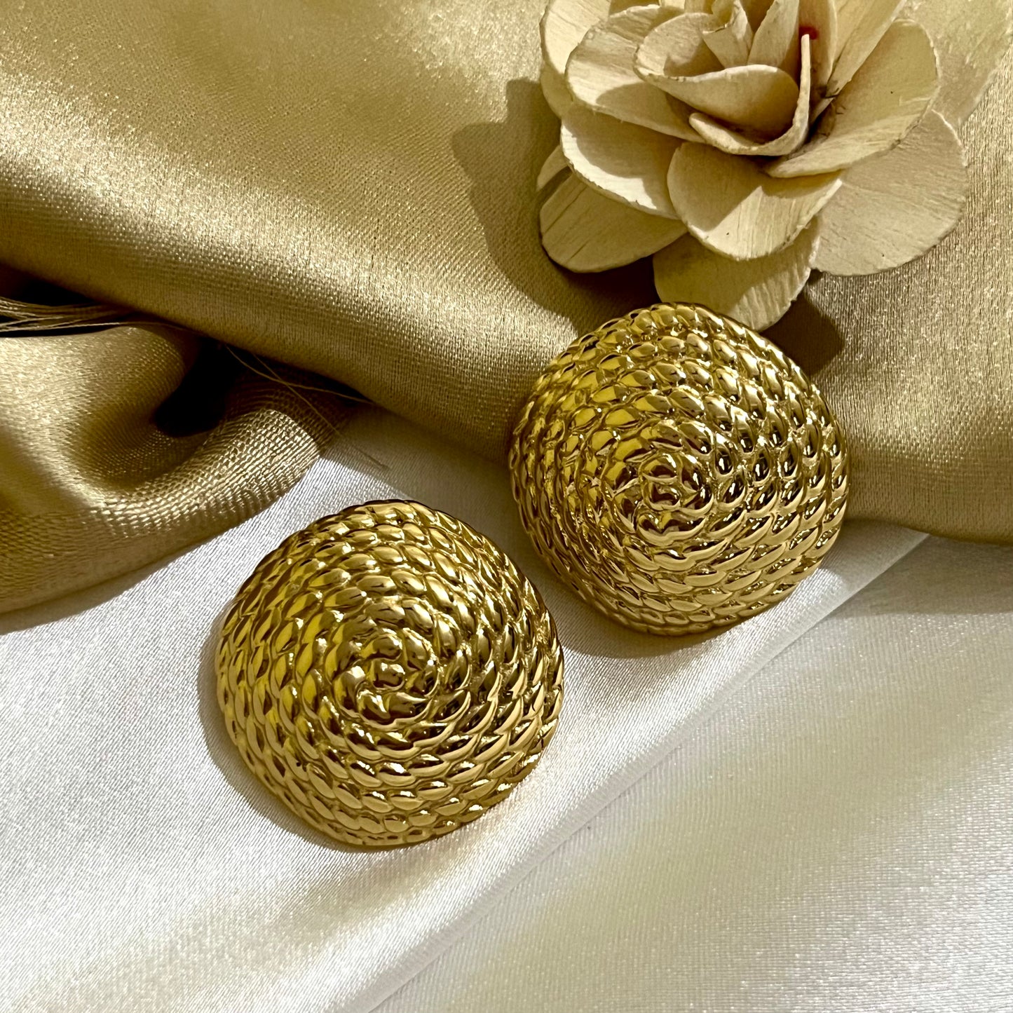 GOLD ZOYA STUDS