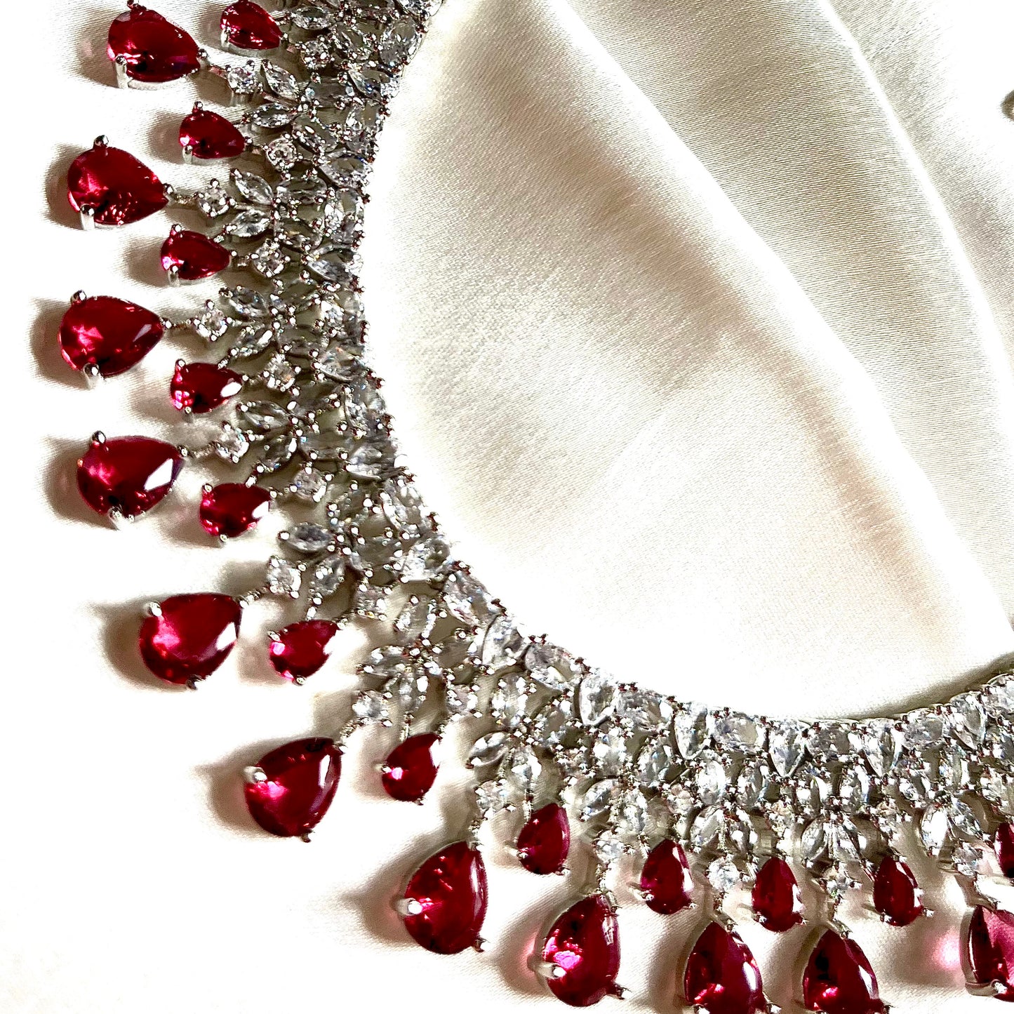 RUBY SHAKIRA NECKLACE SET