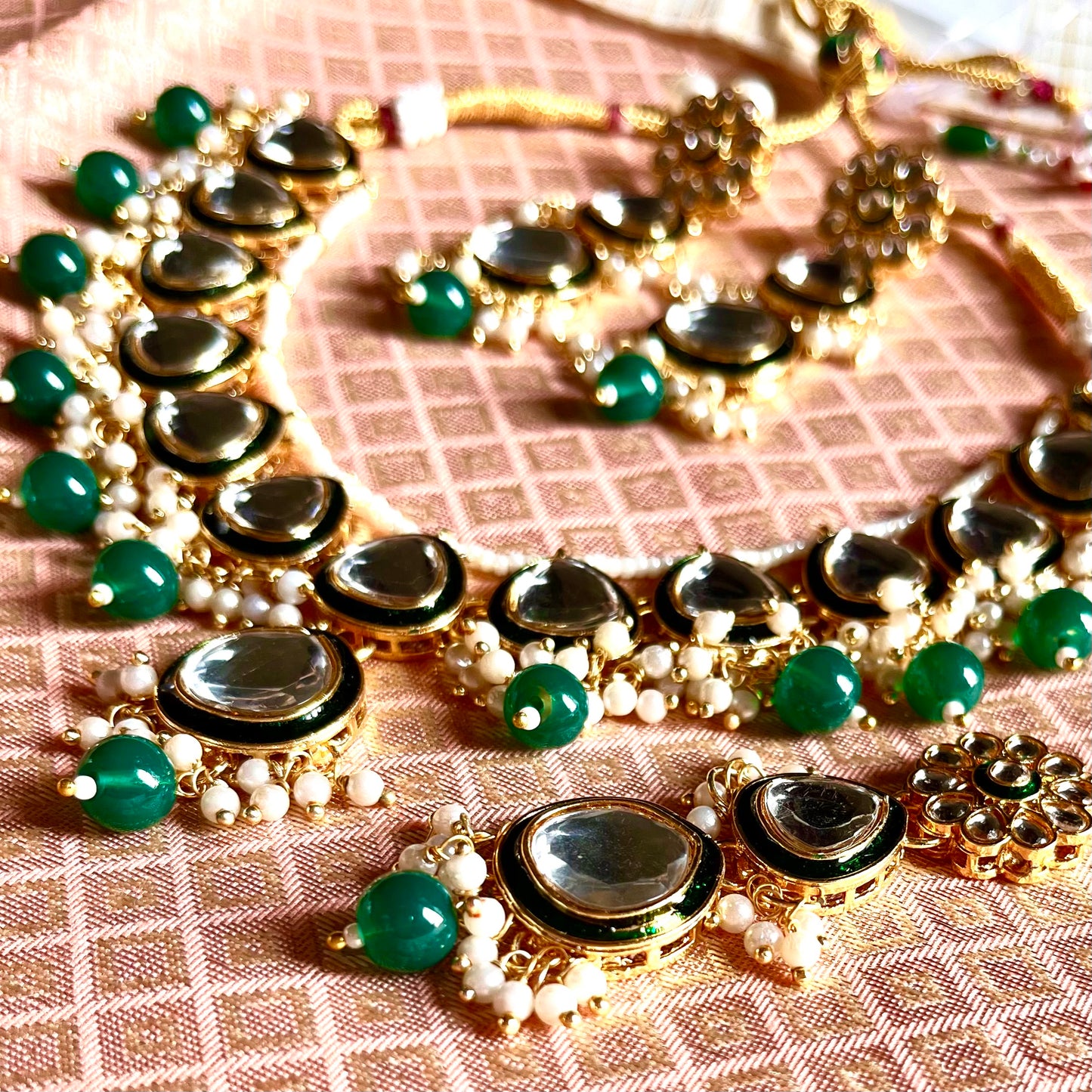 EMERALD ROOP NECKLACE SET